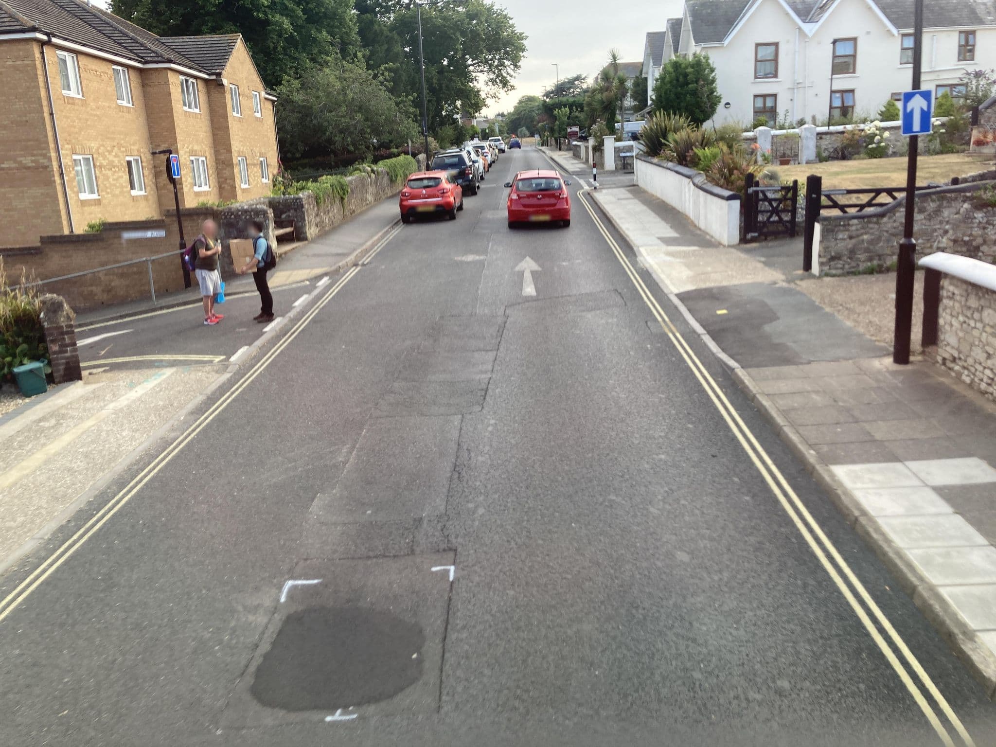 Street view near Royal Cliff Holiday Apartments, Sandown — © cjmalone (CC BY-SA · Mapillary)