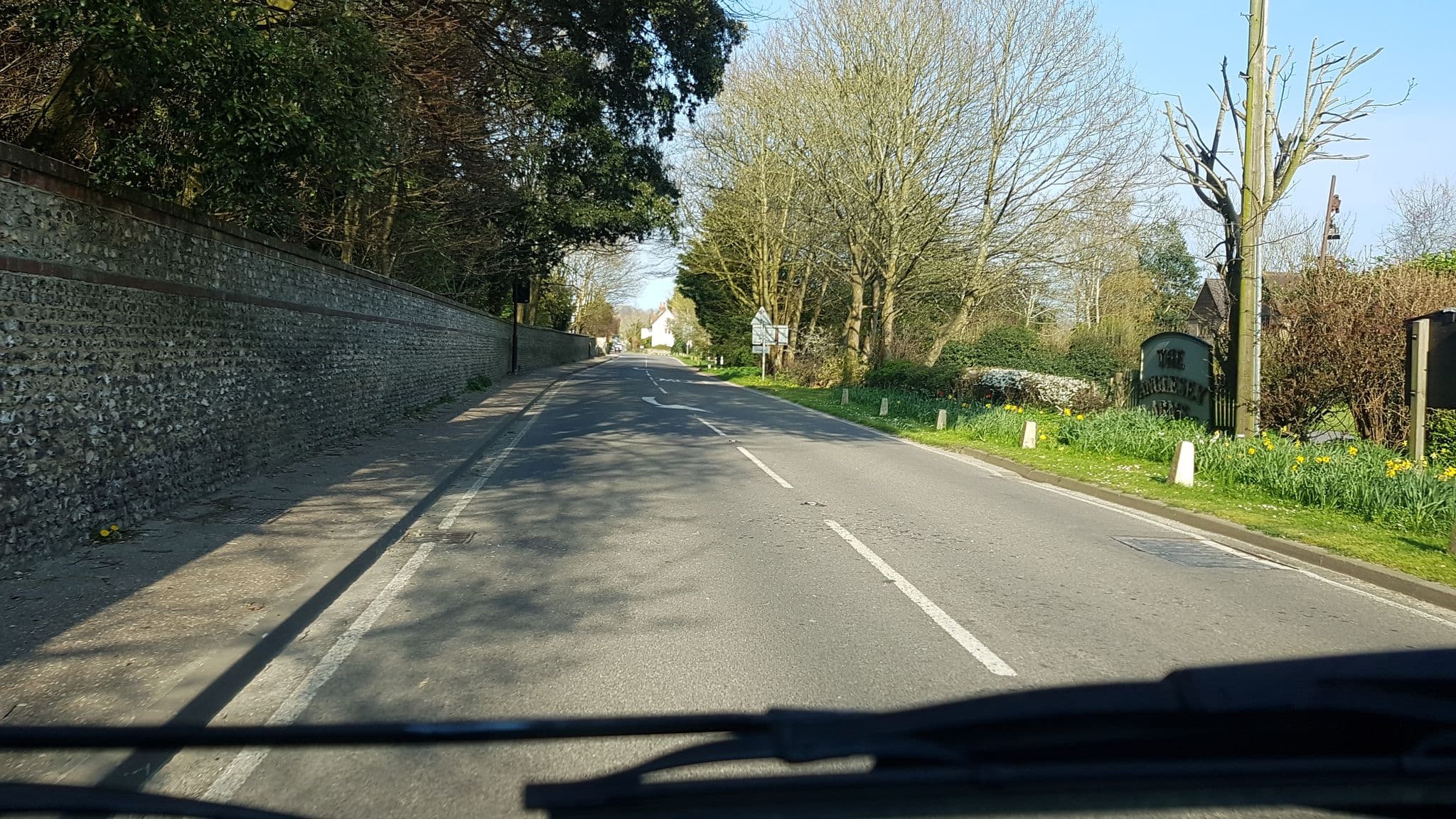 Street view near Vineyard View, Boxgrove — © richardc (CC BY-SA · Mapillary)
