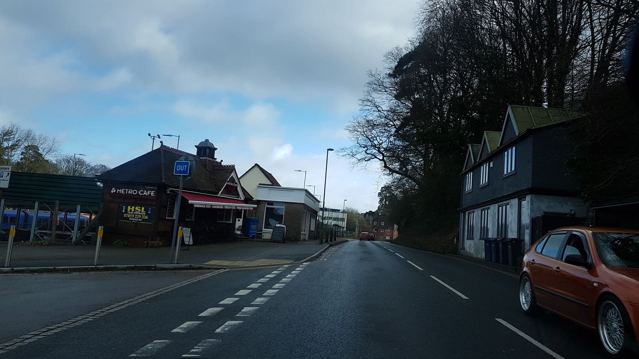 Street view near The Haslemere Hotel, Haslemere — © richardc (CC BY-SA · Mapillary)