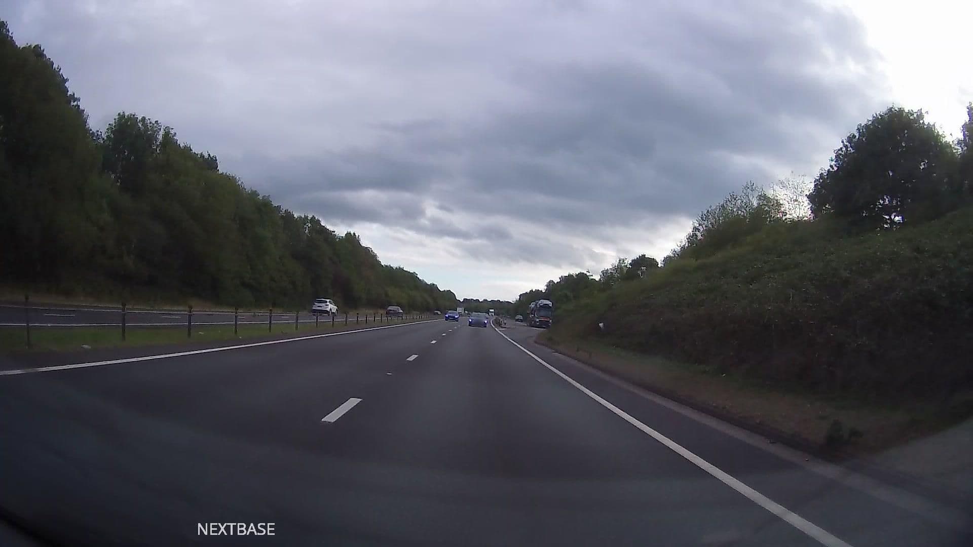 Street view near The White Hart Inn, Newbury — © swinetown (CC BY-SA · Mapillary)