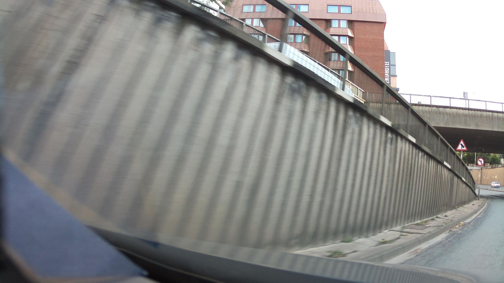 Street view near Travelodge, Reading — © southglos (CC BY-SA · Mapillary)