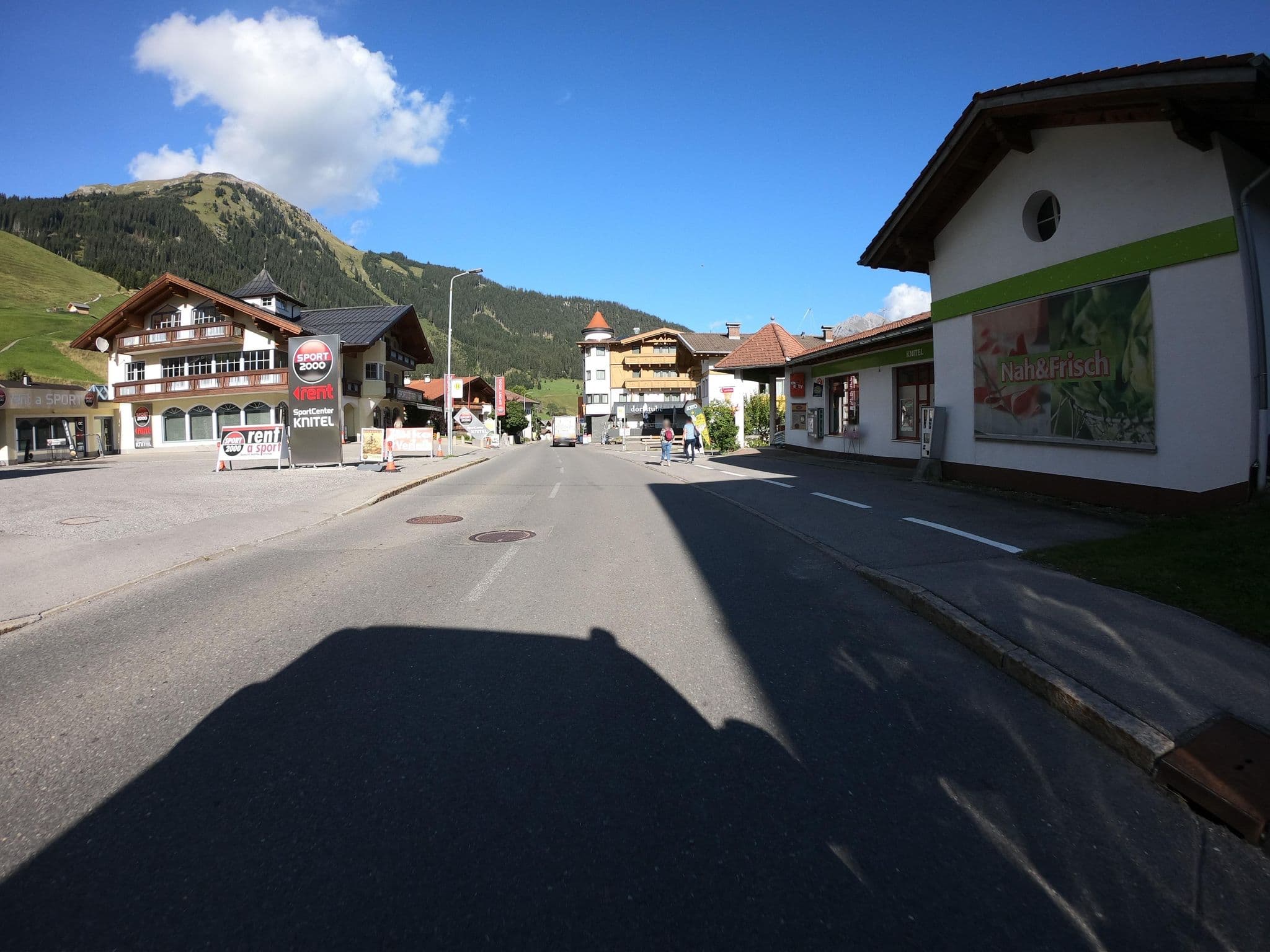 Street view near Knitel, Pettneu