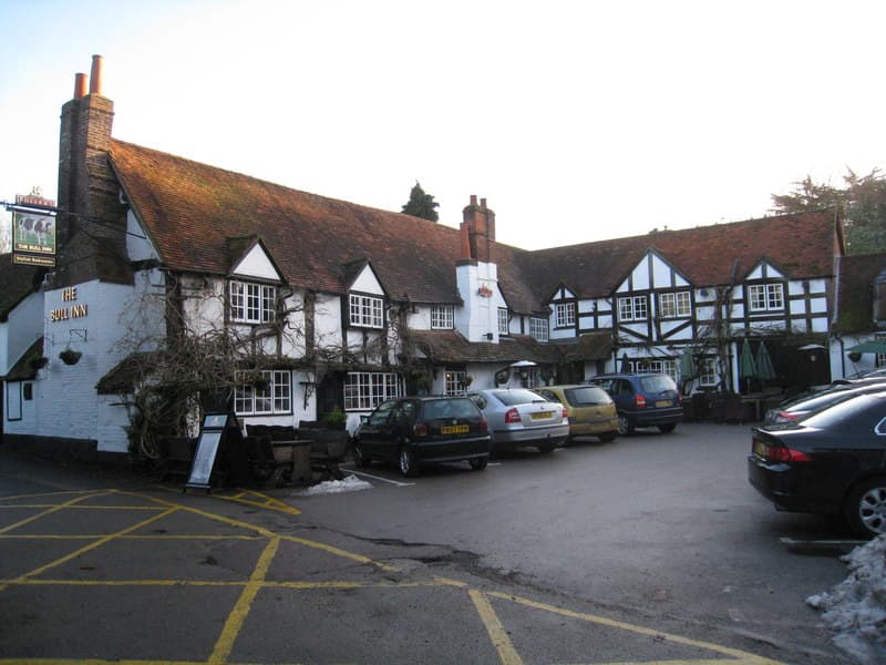 The Bull Inn (via Wikimedia Commons, CC BY-SA 2.0)