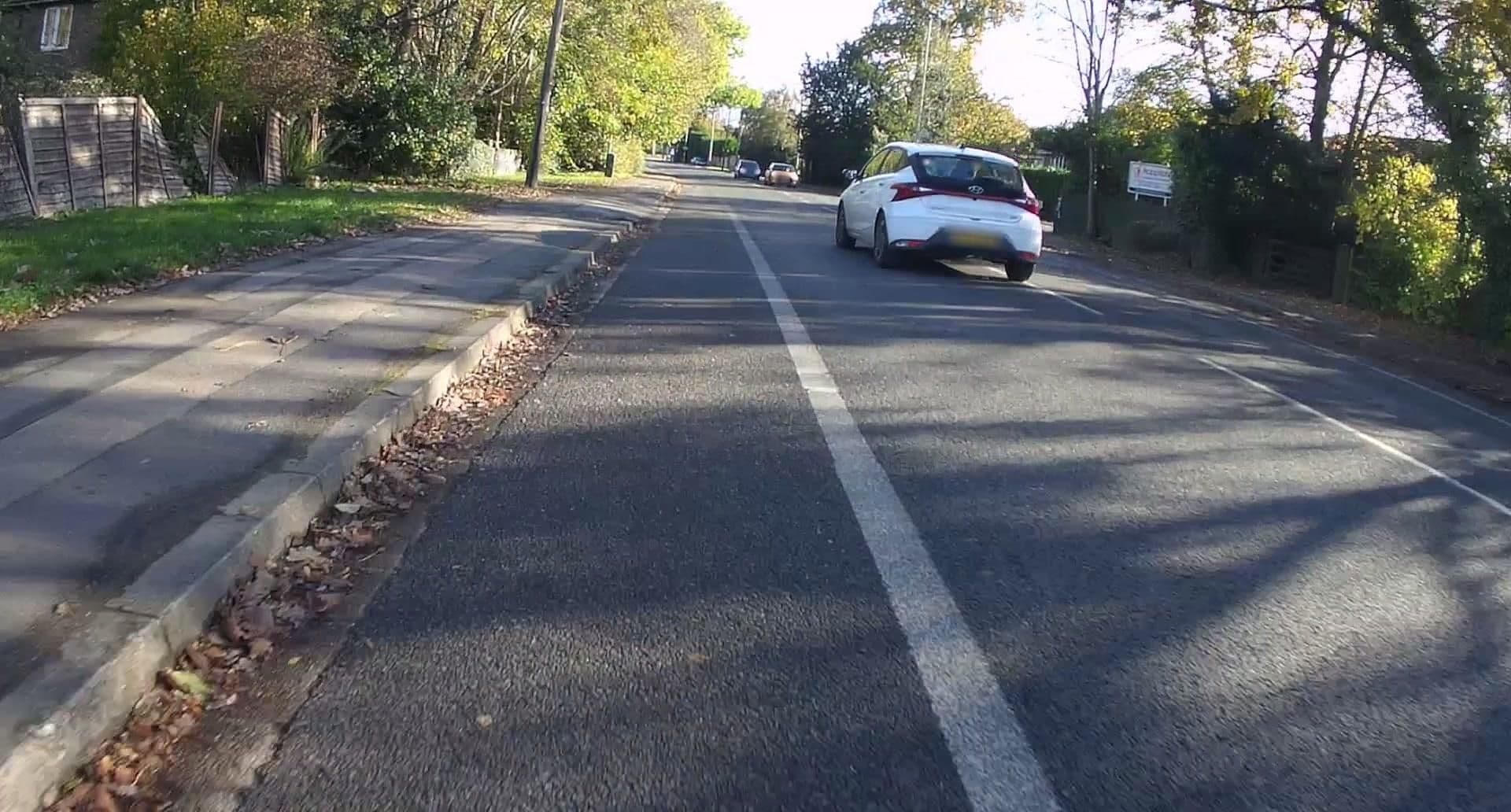 Street view near Lings Guest House, Wokingham — © jpennycook (CC BY-SA · Mapillary)