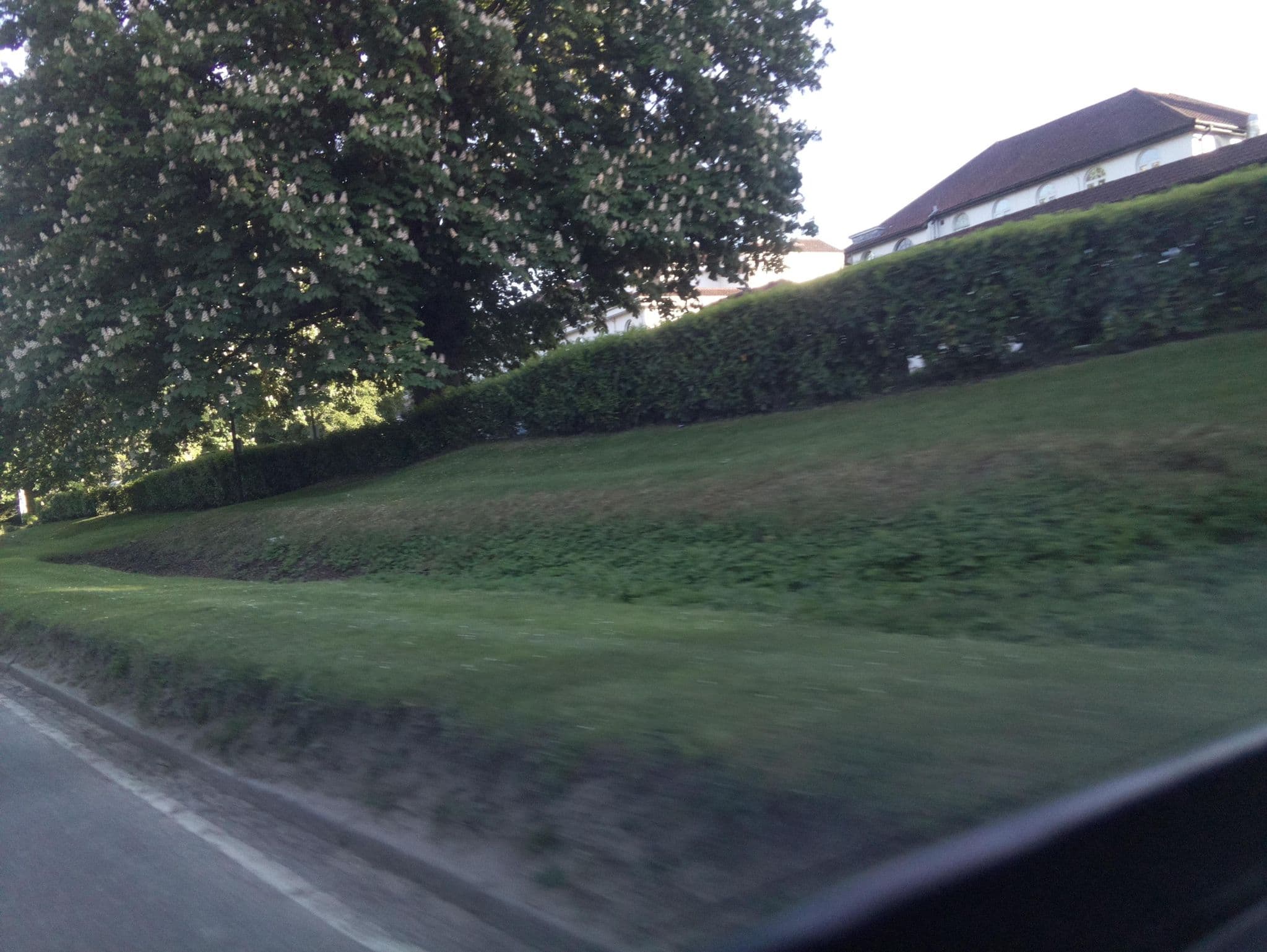 Street view near Creativ Attic, Seer Green — © southglos (CC BY-SA · Mapillary)