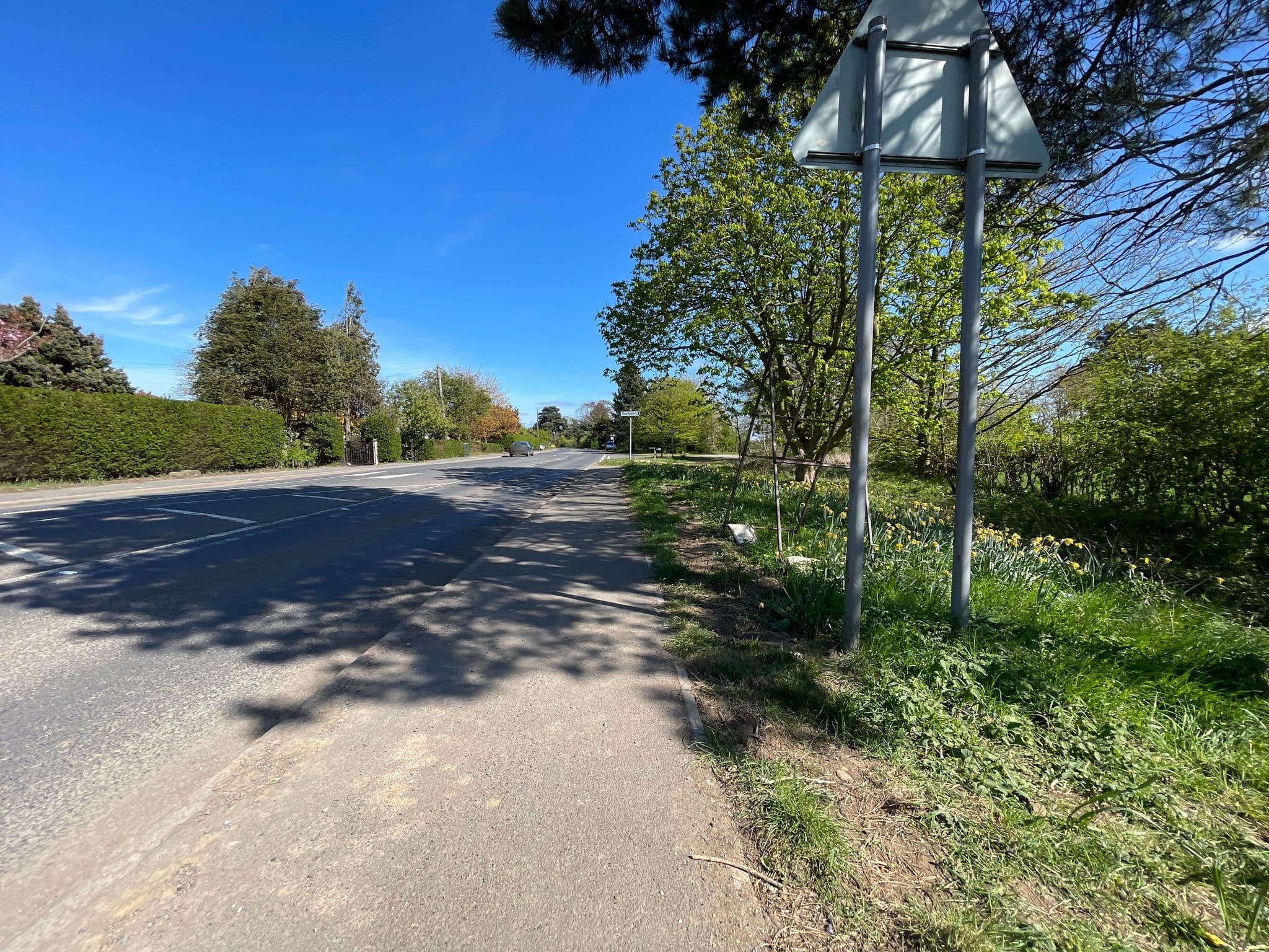 Street view near Draycote Hotel, Dunchurch — © gness (CC BY-SA · Mapillary)