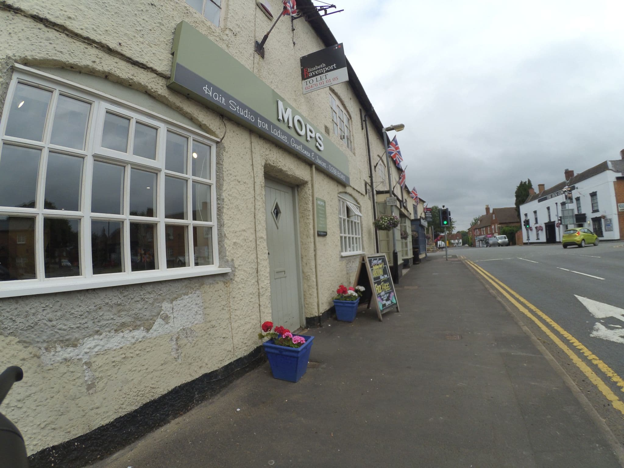 Street view near Mitchells & Butlers Retail Limited, Dunchurch — © gness (CC BY-SA · Mapillary)