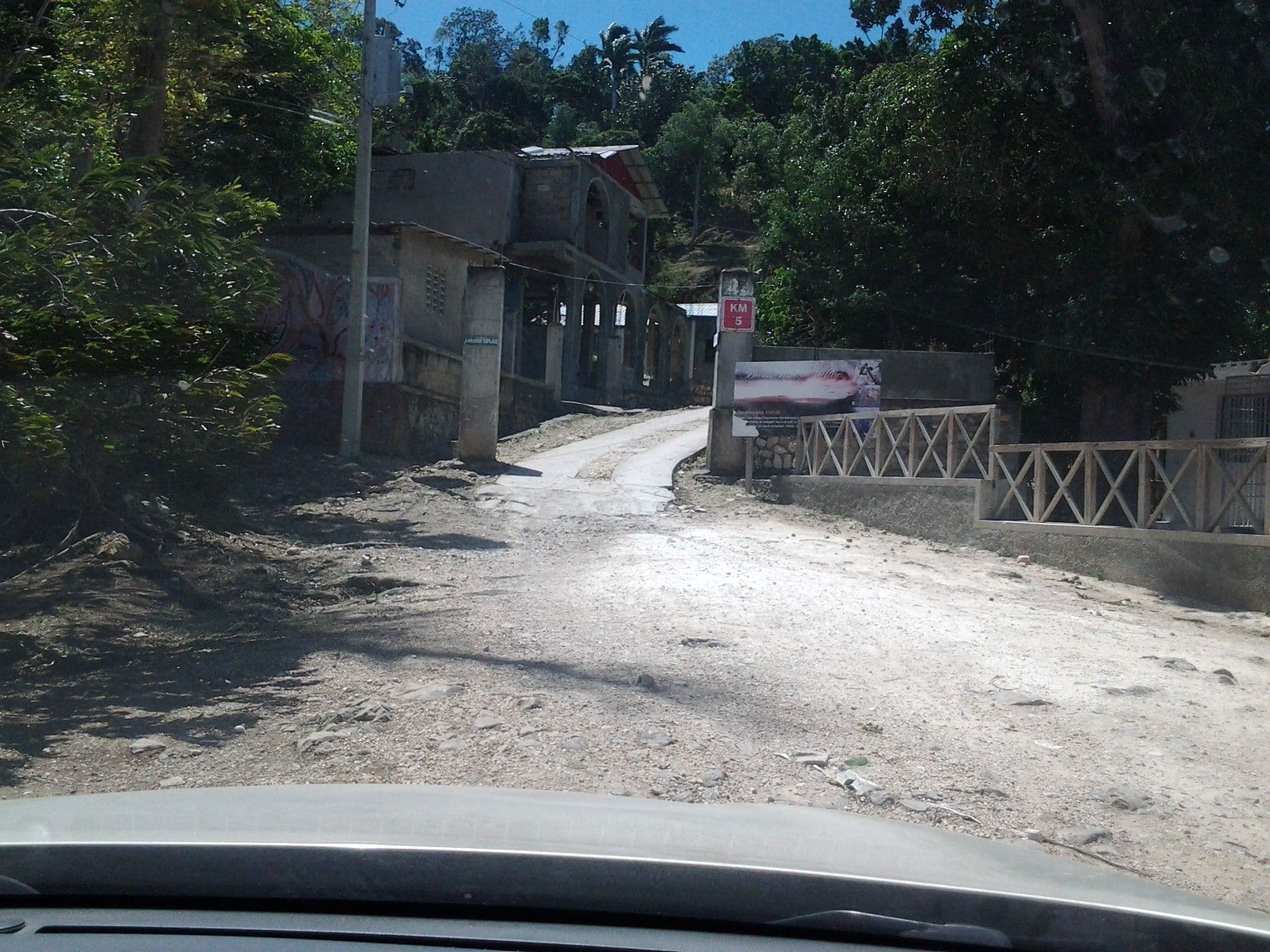Street view near Villa Ban-Yen, Grangwav — © xapitoun (CC BY-SA · Mapillary)