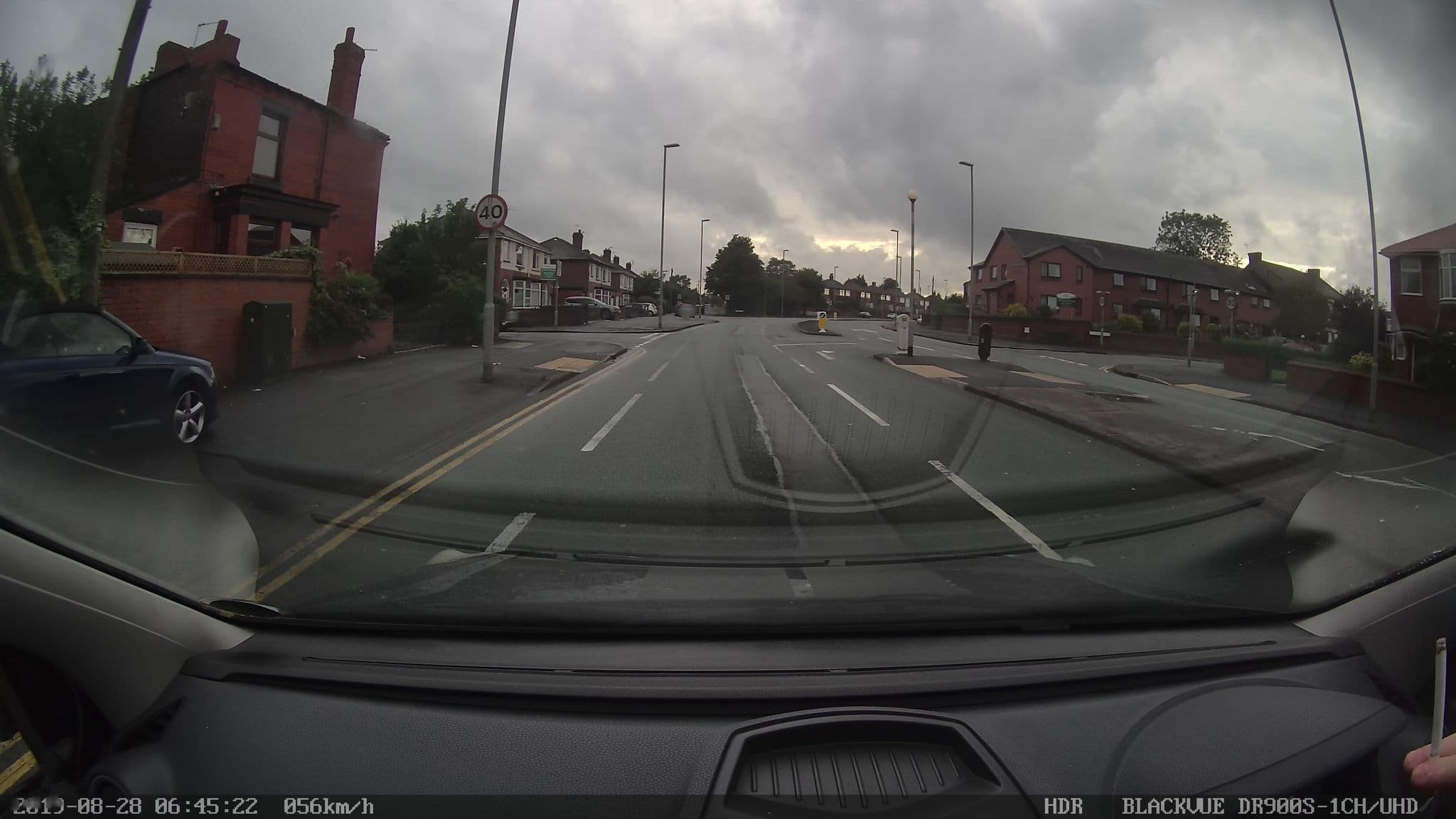 Street view near The Victoria Hotel, Hollinwood — © gorodnuk (CC BY-SA · Mapillary)