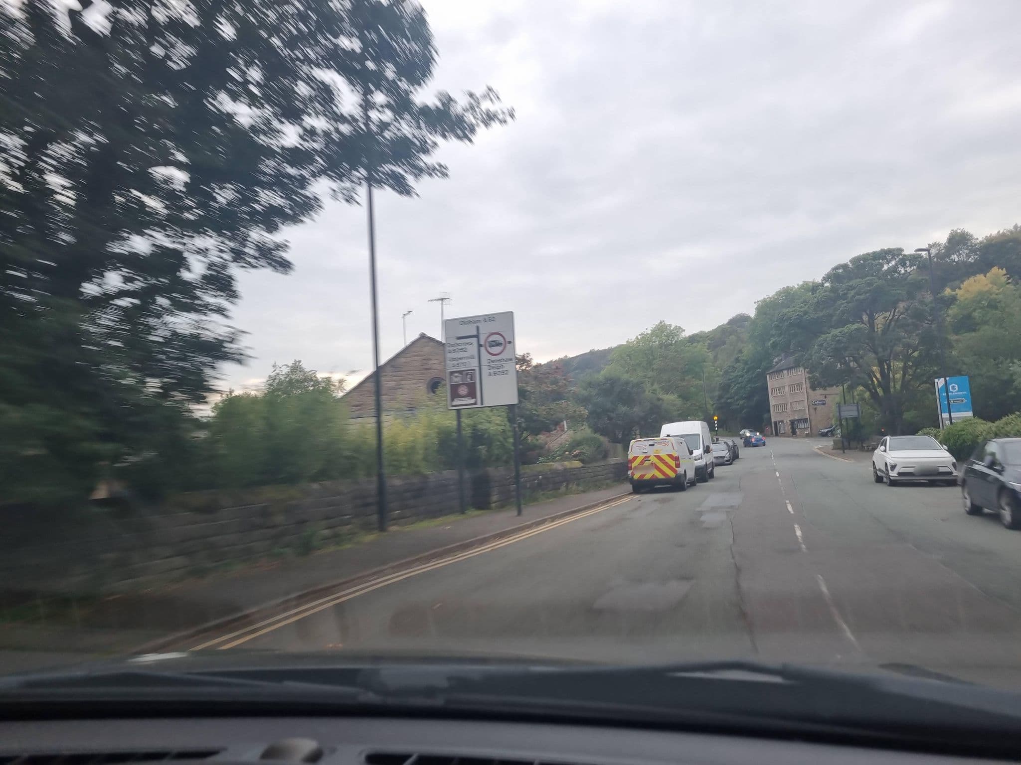 Street view near The Old Bell Inn, Delph — © mappo2 (CC BY-SA · Mapillary)