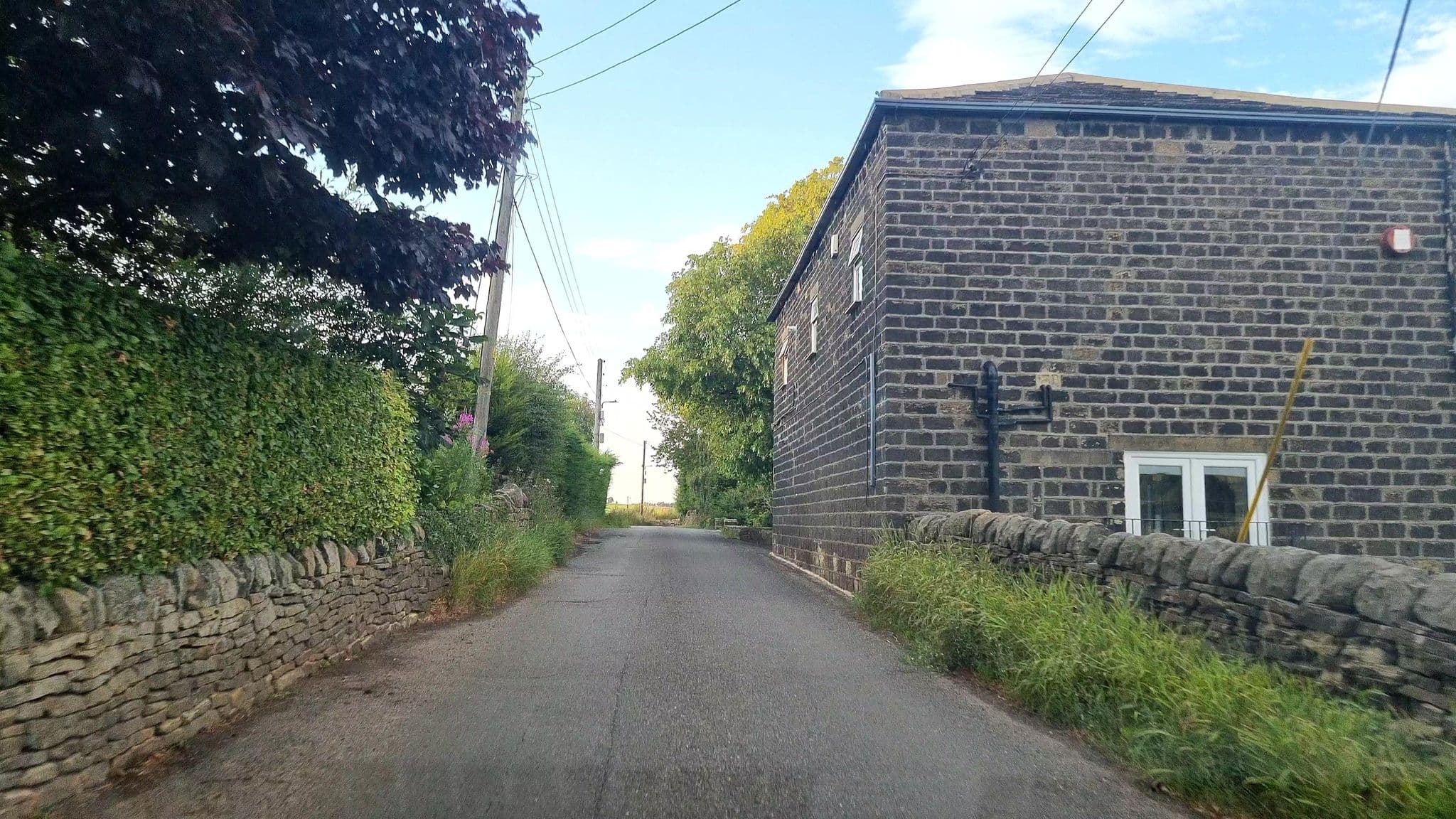 Street view near Thurst House Farm, Ripponden — © mappo2 (CC BY-SA · Mapillary)