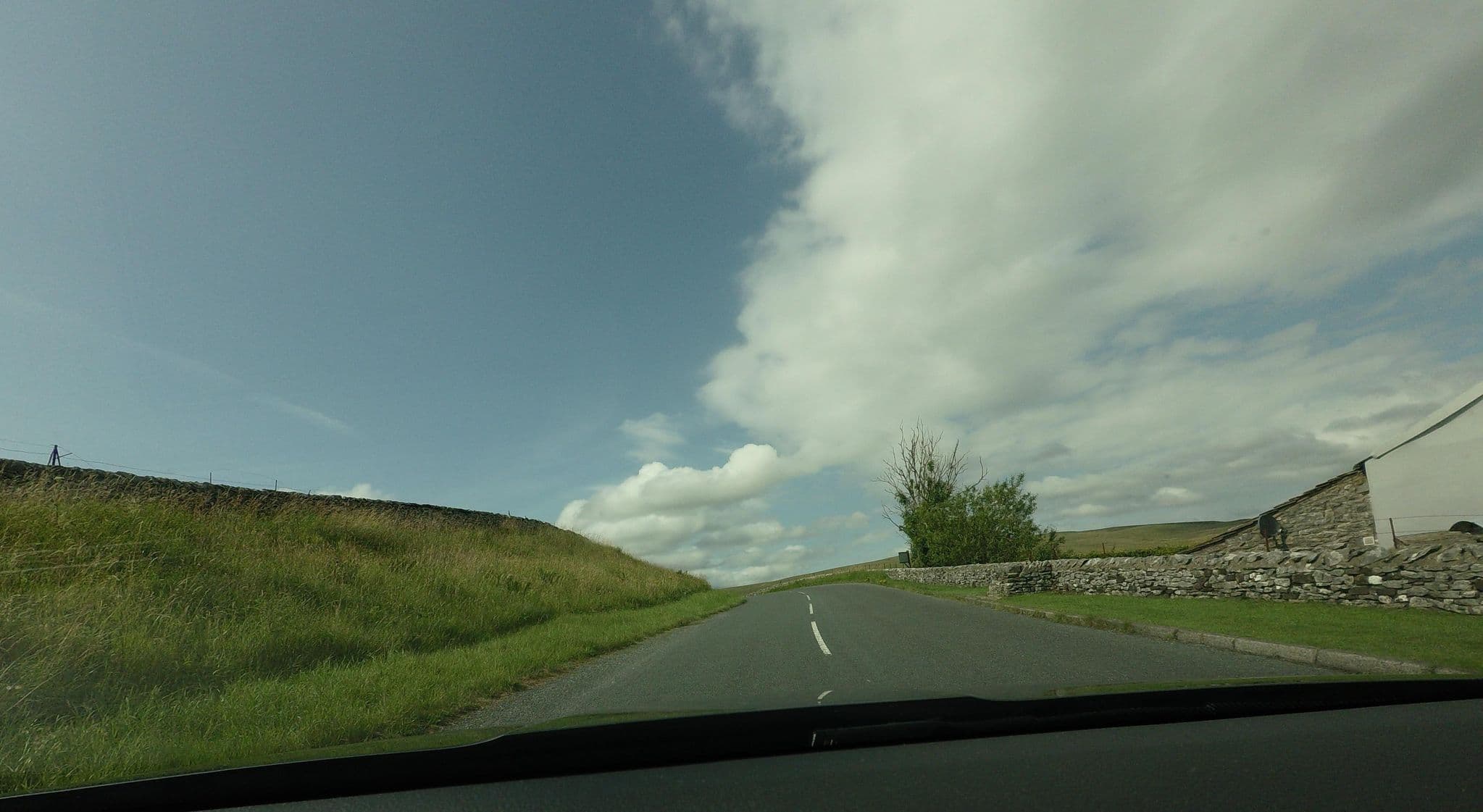 Street view near Gauber Bunk Barn, Ingleton — © tallguy (CC BY-SA · Mapillary)