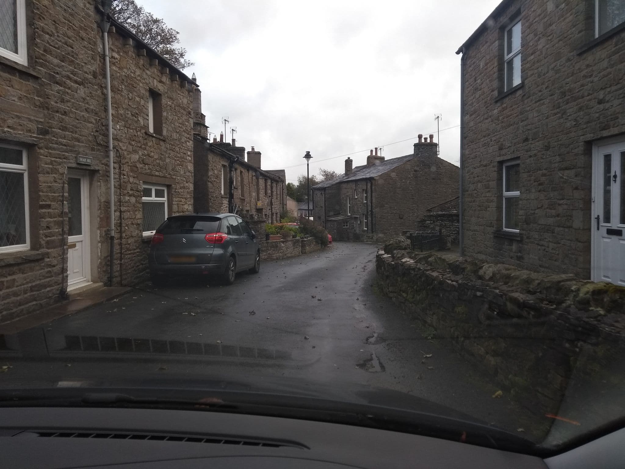 Street view near Hillside View, Sedbergh — © rob (CC BY-SA · Mapillary)