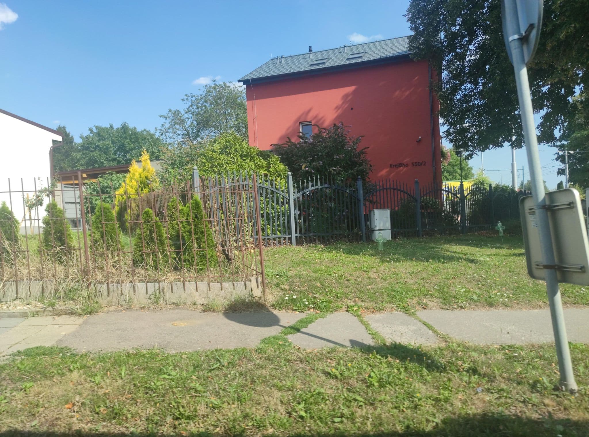 Street view near Elendris - Ubytování u kostela, Slatina — © dexcewb (CC BY-SA · Mapillary)