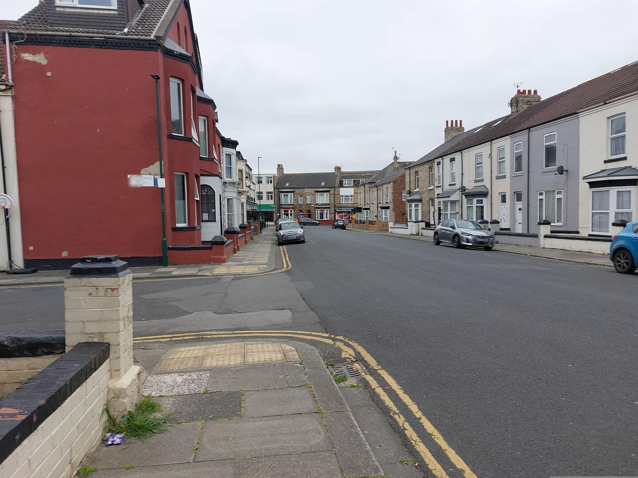 Street view near Tudor Lodge Guest House, Redcar — © usingsogiving (CC BY-SA · Mapillary)