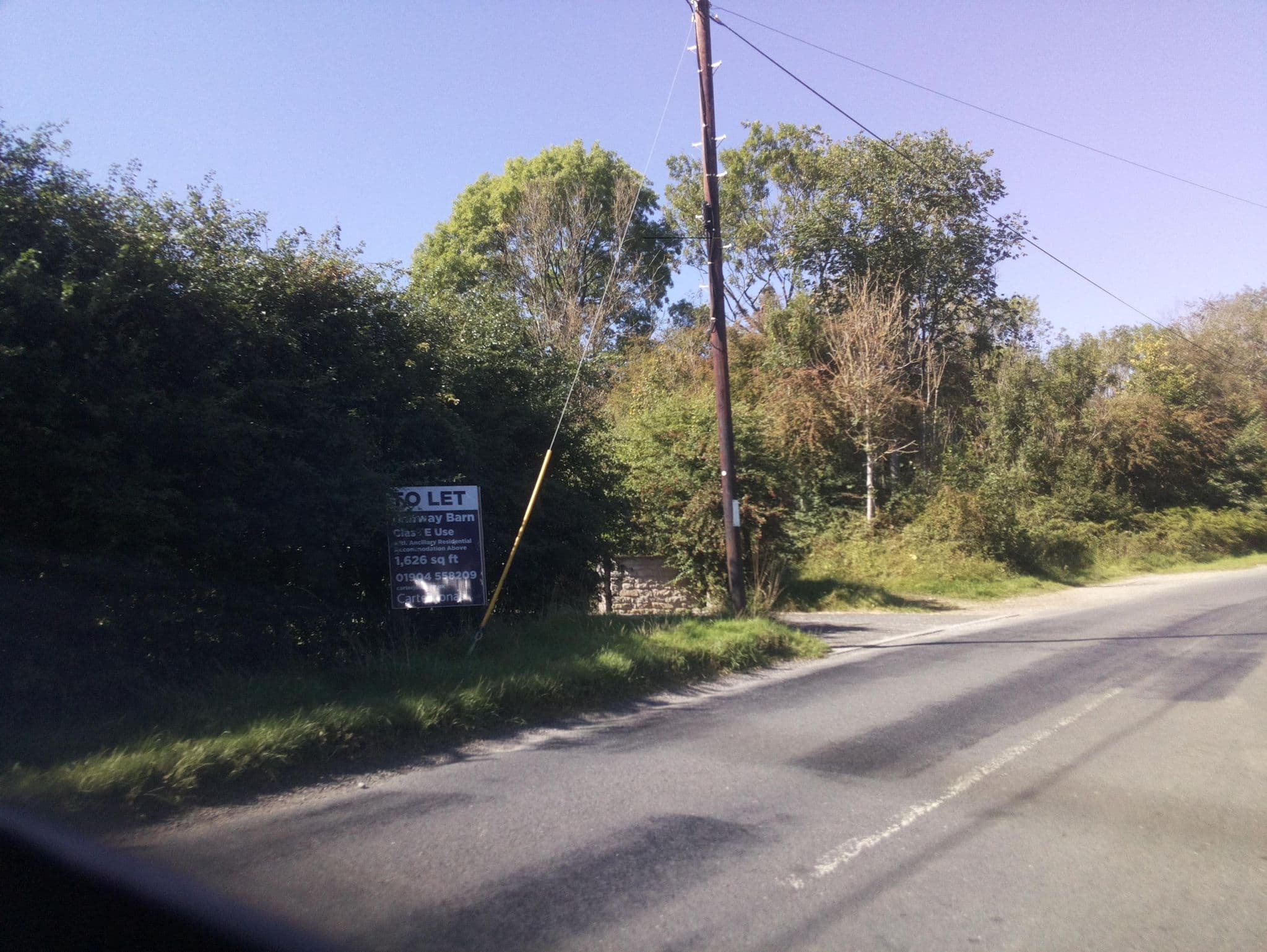 Street view near Half Way House Cottages, Kirkbymoorside — © southglos (CC BY-SA · Mapillary)