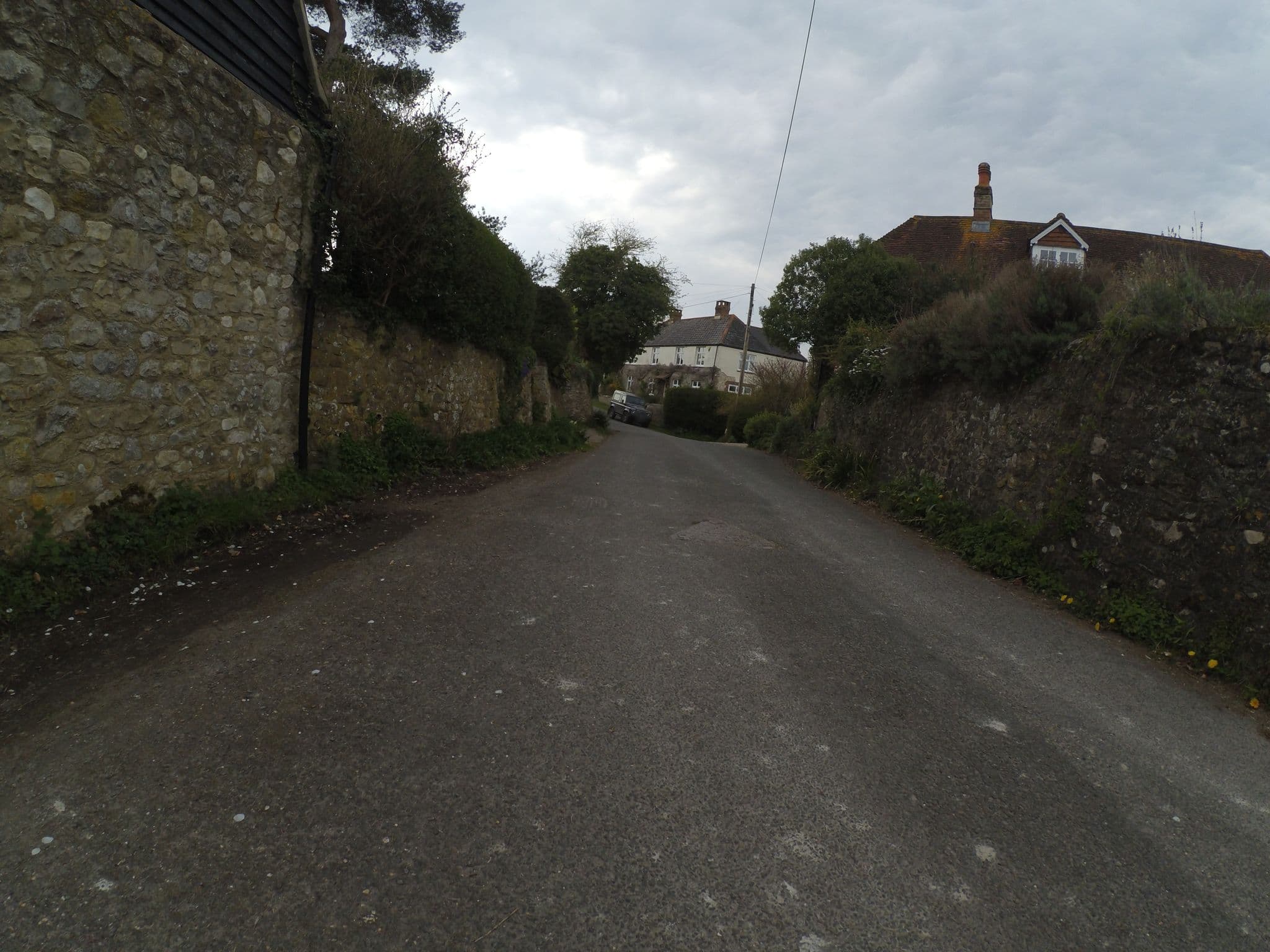 Street view near The Thatched House Country B & B, Pulborough — © gness (CC BY-SA · Mapillary)