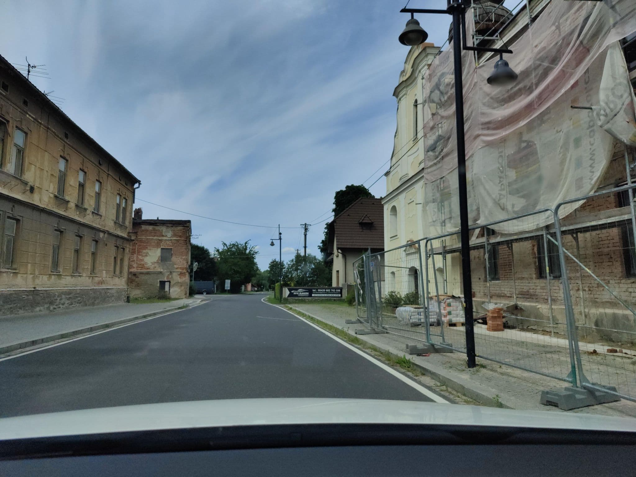 Street view near Hotel Minerál, Zlaté Hory — © tr4sk (CC BY-SA · Mapillary)