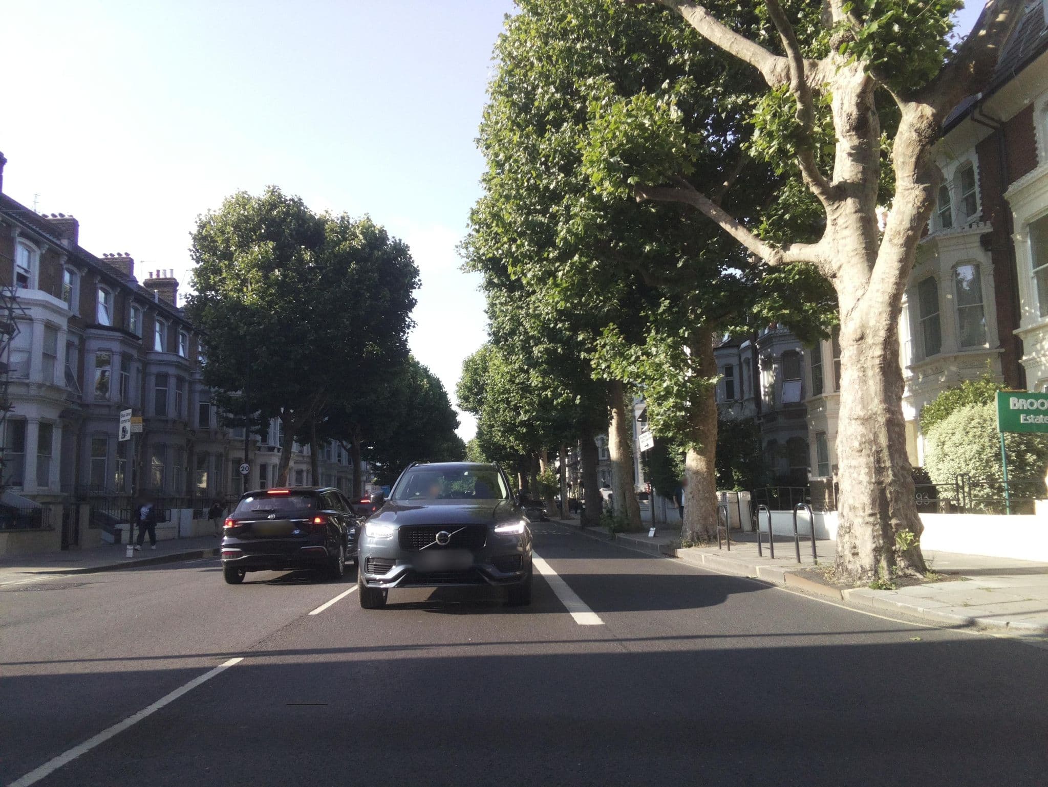 Street view near Hotel Angela, Shepherds Bush — © southglos (CC BY-SA · Mapillary)