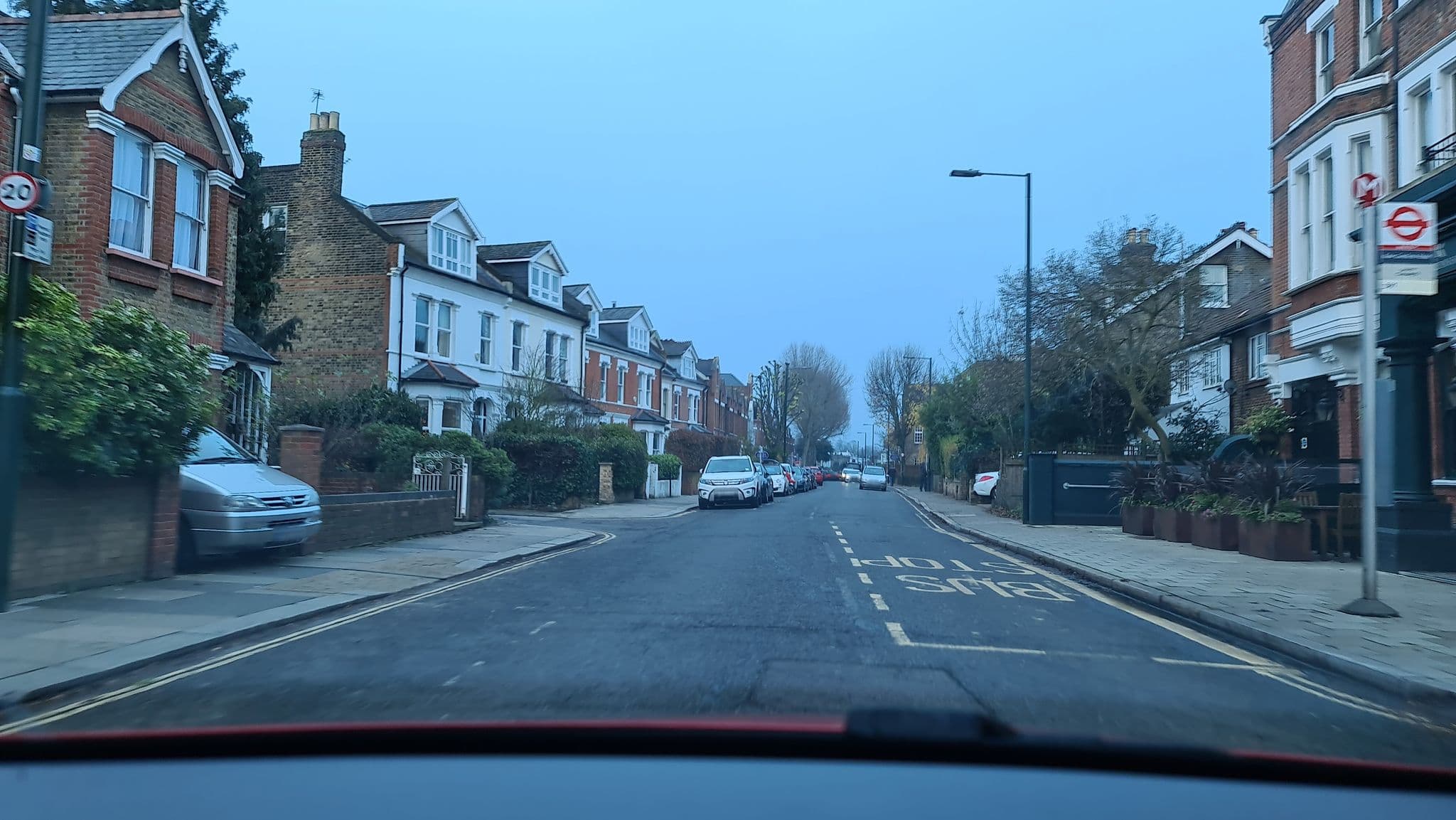 Street view near The Inn, Kew — © alexanderar (CC BY-SA · Mapillary)