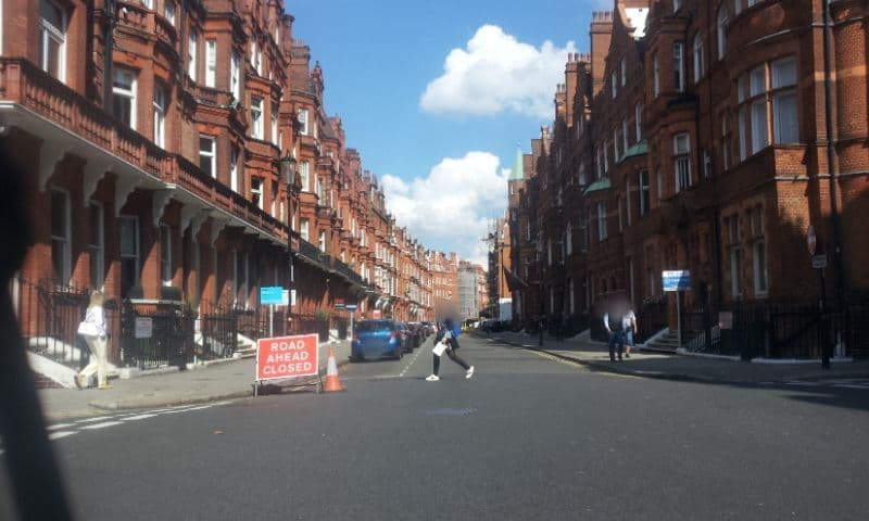 Street view near Draycotts of Chelsea, Chelsea — © paulbiv (CC BY-SA · Mapillary)