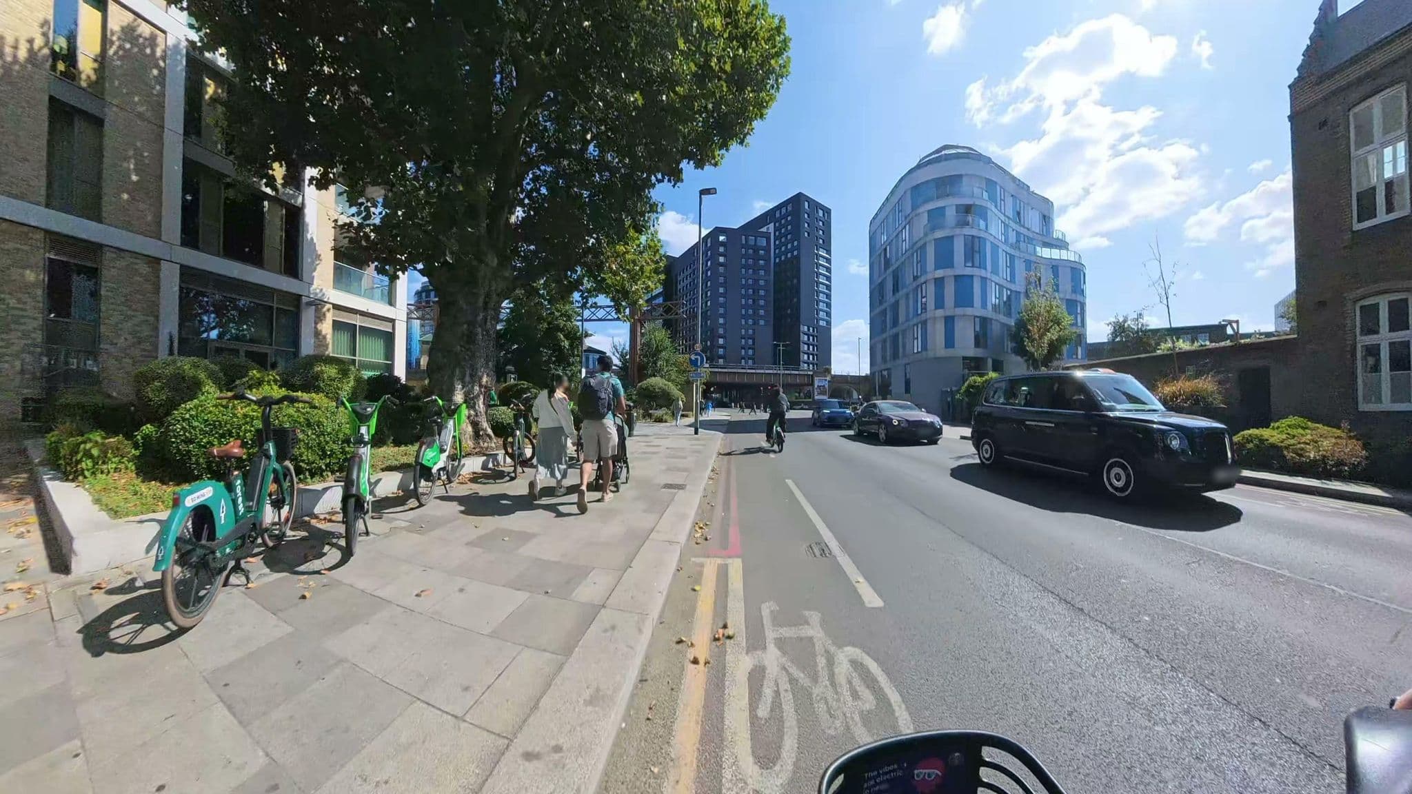 Street view near Little Rates Battersea Park Apartements, Queenstown — © athuler (CC BY-SA · Mapillary)