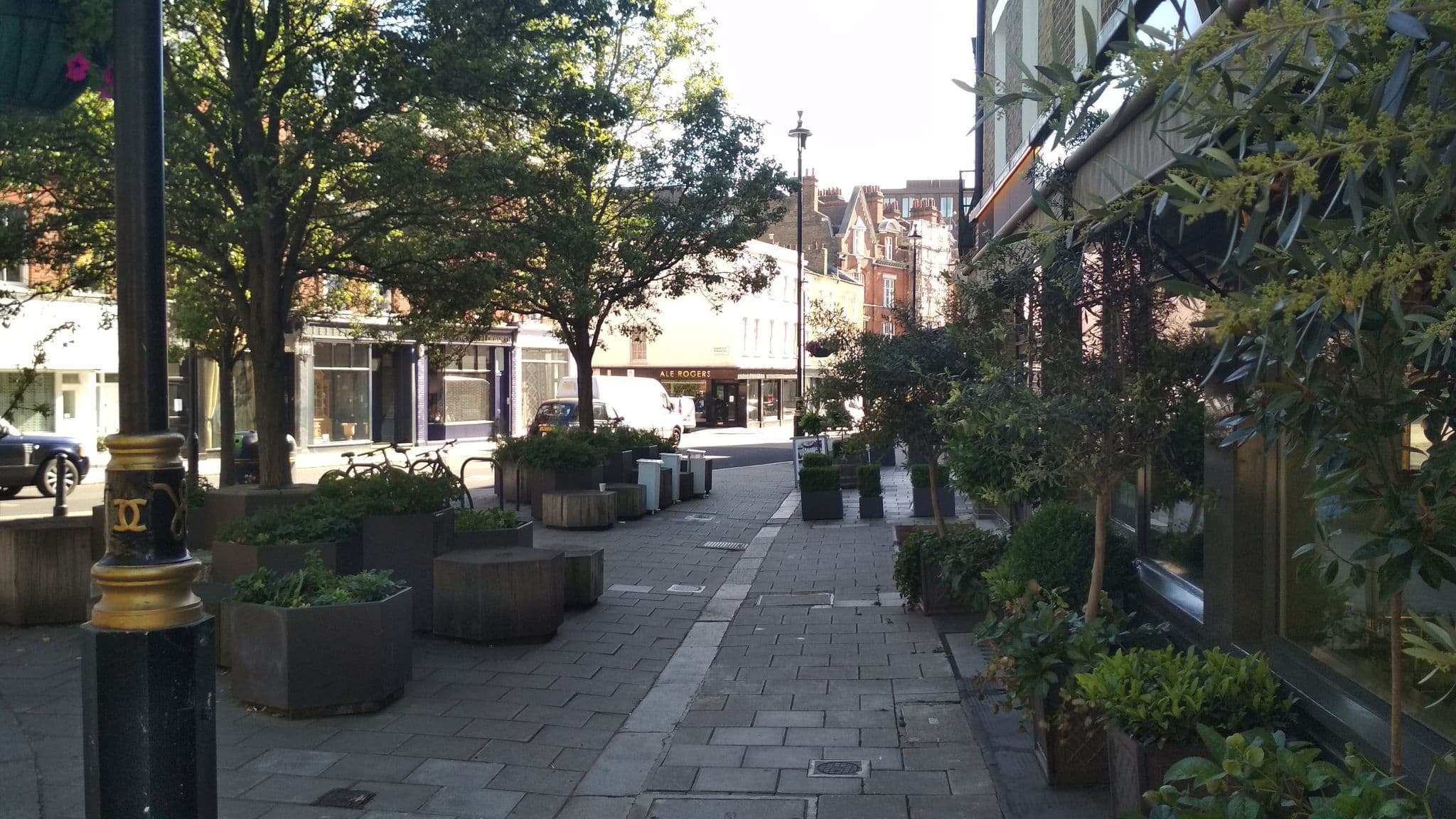 Street view near Sonder Sloane Square, Pimlico — © martinshadok (CC BY-SA · Mapillary)