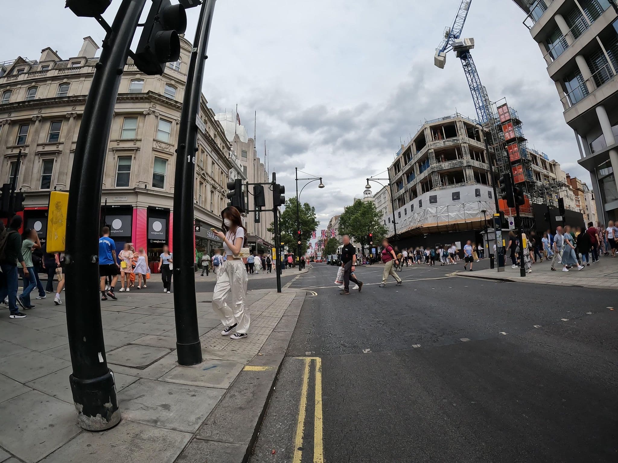 Street view near Quayapartments, West End — © erias (CC BY-SA · Mapillary)