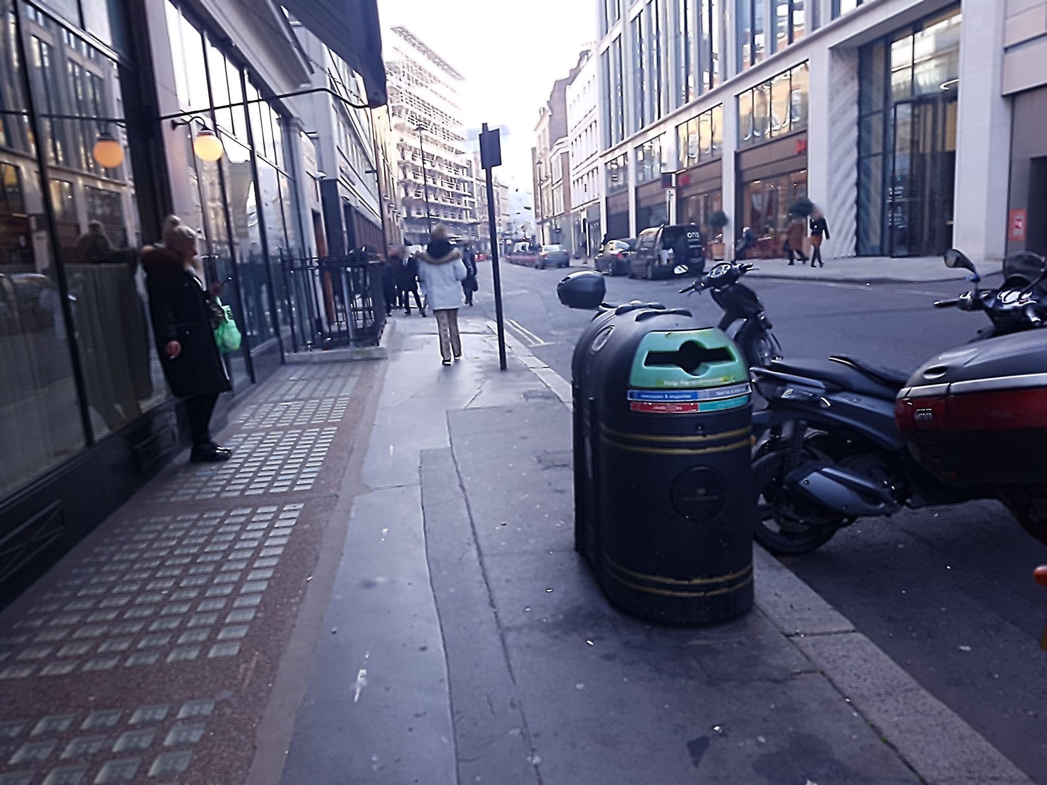 Street view near Pensão Brazilda, Soho — © flox (CC BY-SA · Mapillary)