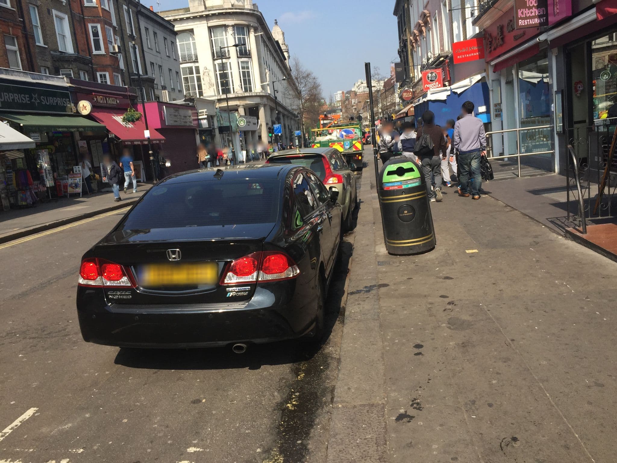 Street view near Hyde Park Quality Apartments, Lancaster Gate — © tommorris (CC BY-SA · Mapillary)
