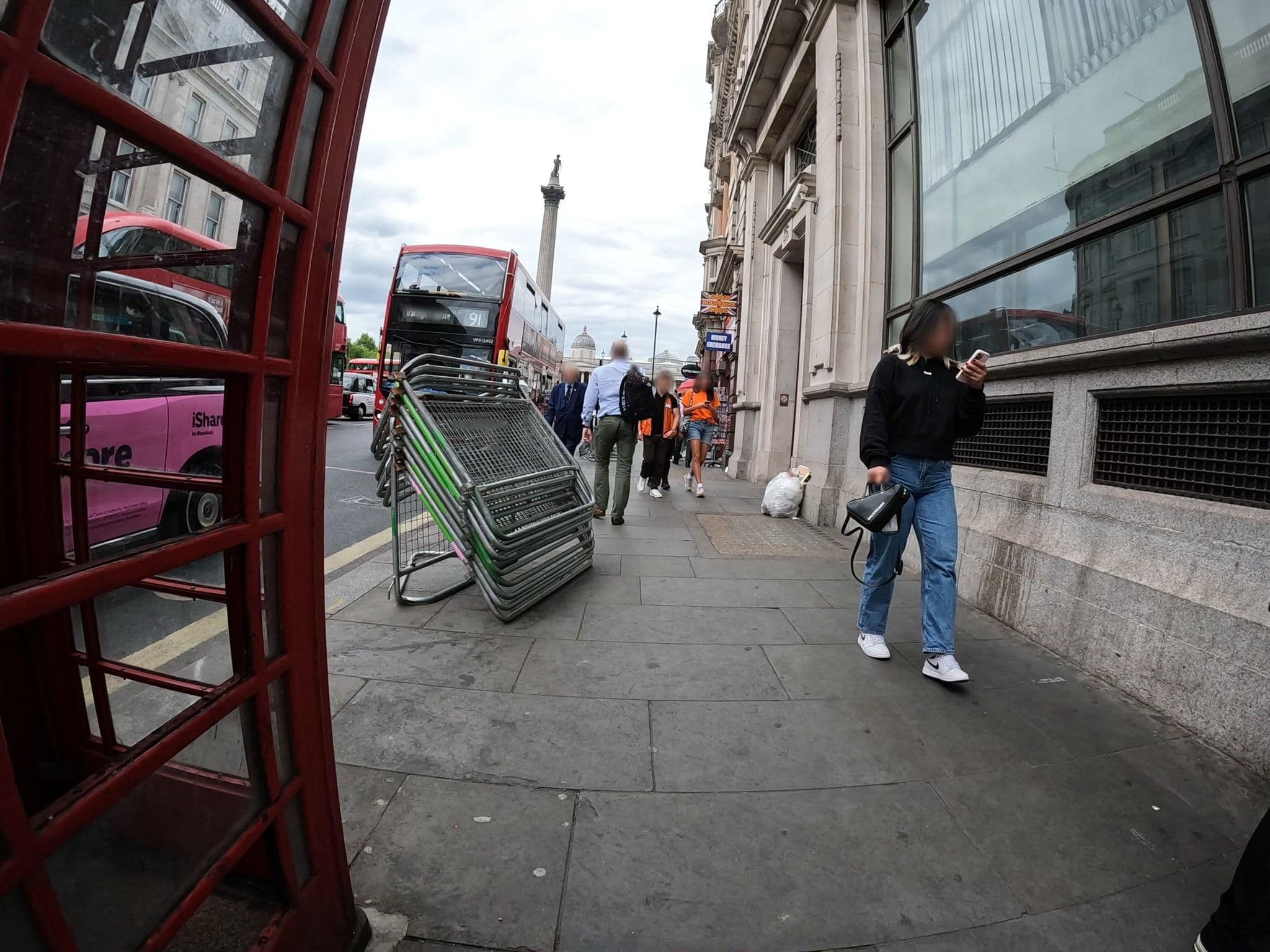 Street view near Traviva, London — © erias (CC BY-SA · Mapillary)
