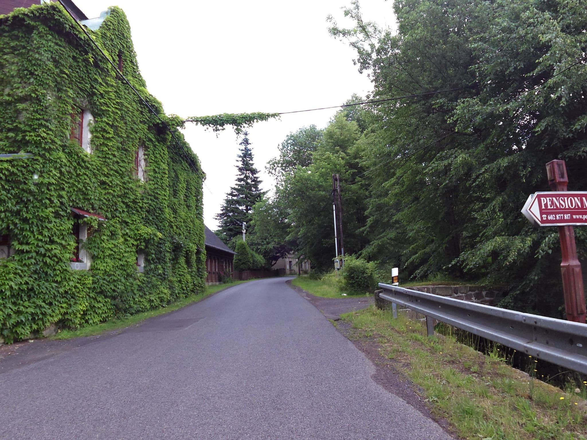 Street view near Pension Mencl, Chřibská — © fell3 (CC BY-SA · Mapillary)