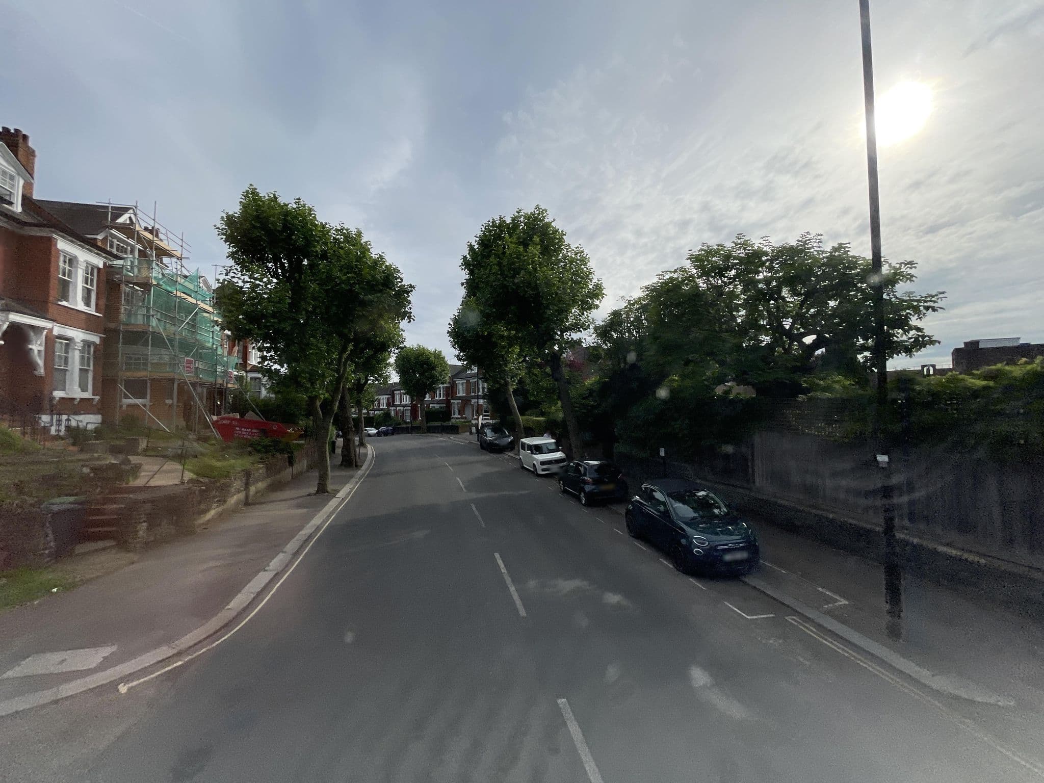 Street view near Elenion Guest House, Muswell Hill — © gness (CC BY-SA · Mapillary)