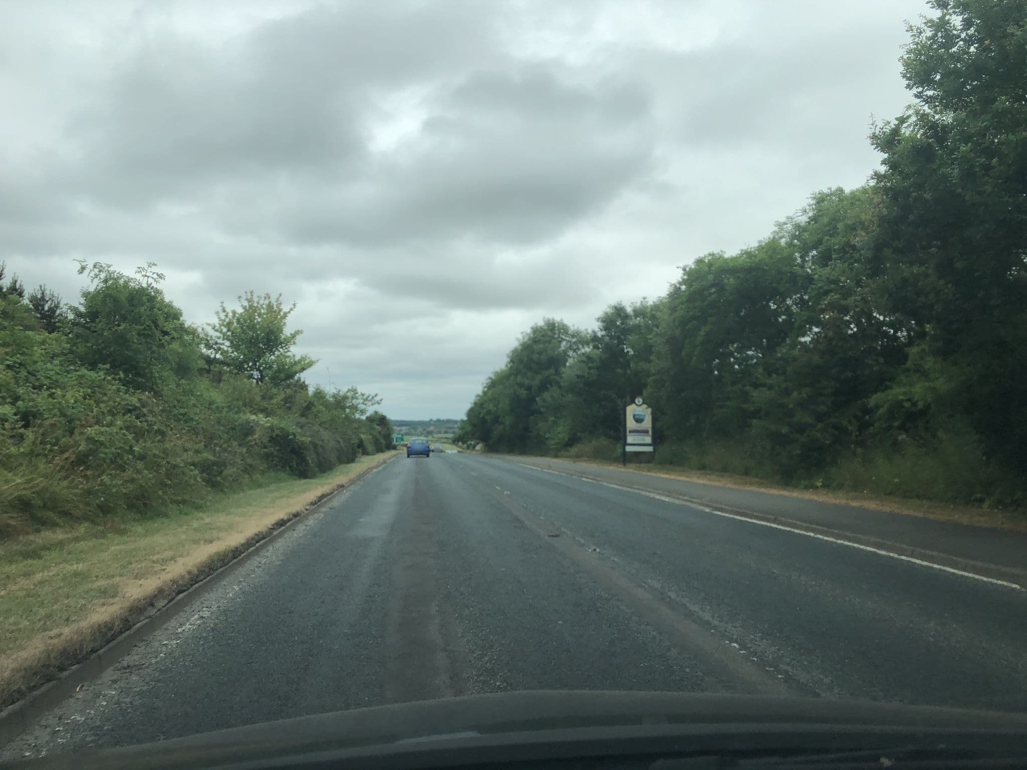Street view near Mill Farm Holiday Cottages, Filey — © locator (CC BY-SA · Mapillary)