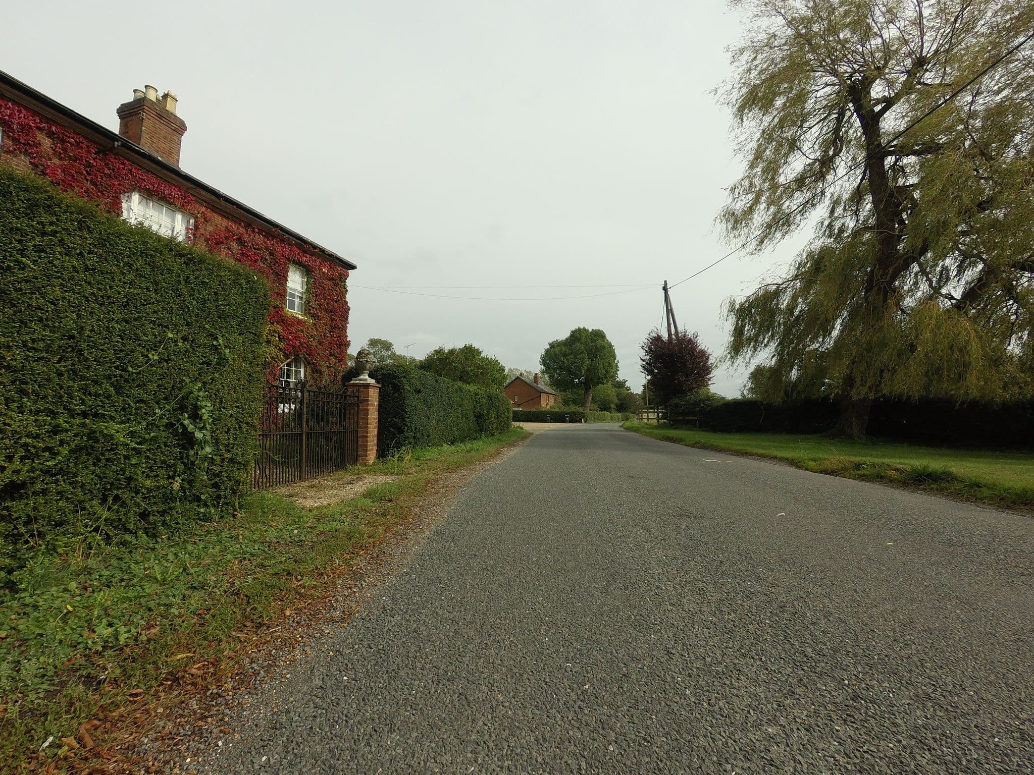 Street view near Elmdon Lee Bed & Breakfast, Great Chesterford — © tallguy (CC BY-SA · Mapillary)