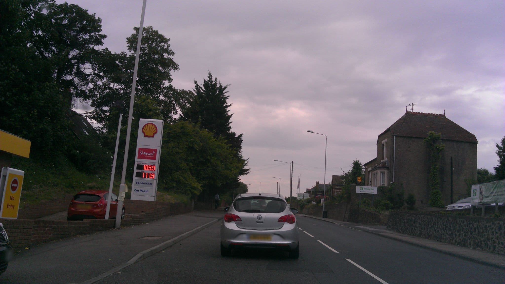 Street view near Holiday Inn Sittingbourne, Sittingbourne — © petermead (CC BY-SA · Mapillary)