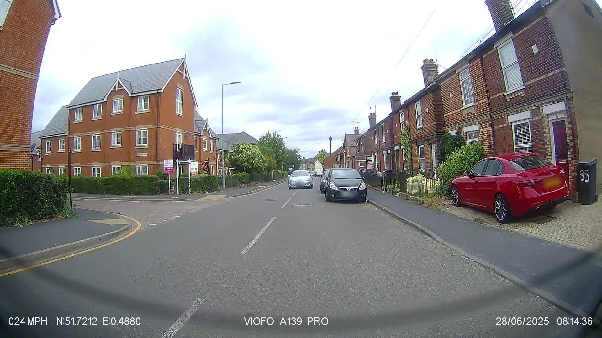 Street view near Beehive Hotel, Chelmsford — © IpswichEdits (CC BY-SA · Mapillary)