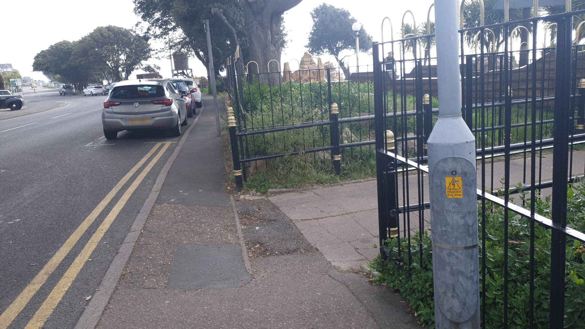 Street view near Ryans Hotel, Clacton-on-Sea — © edloach (CC BY-SA · Mapillary)