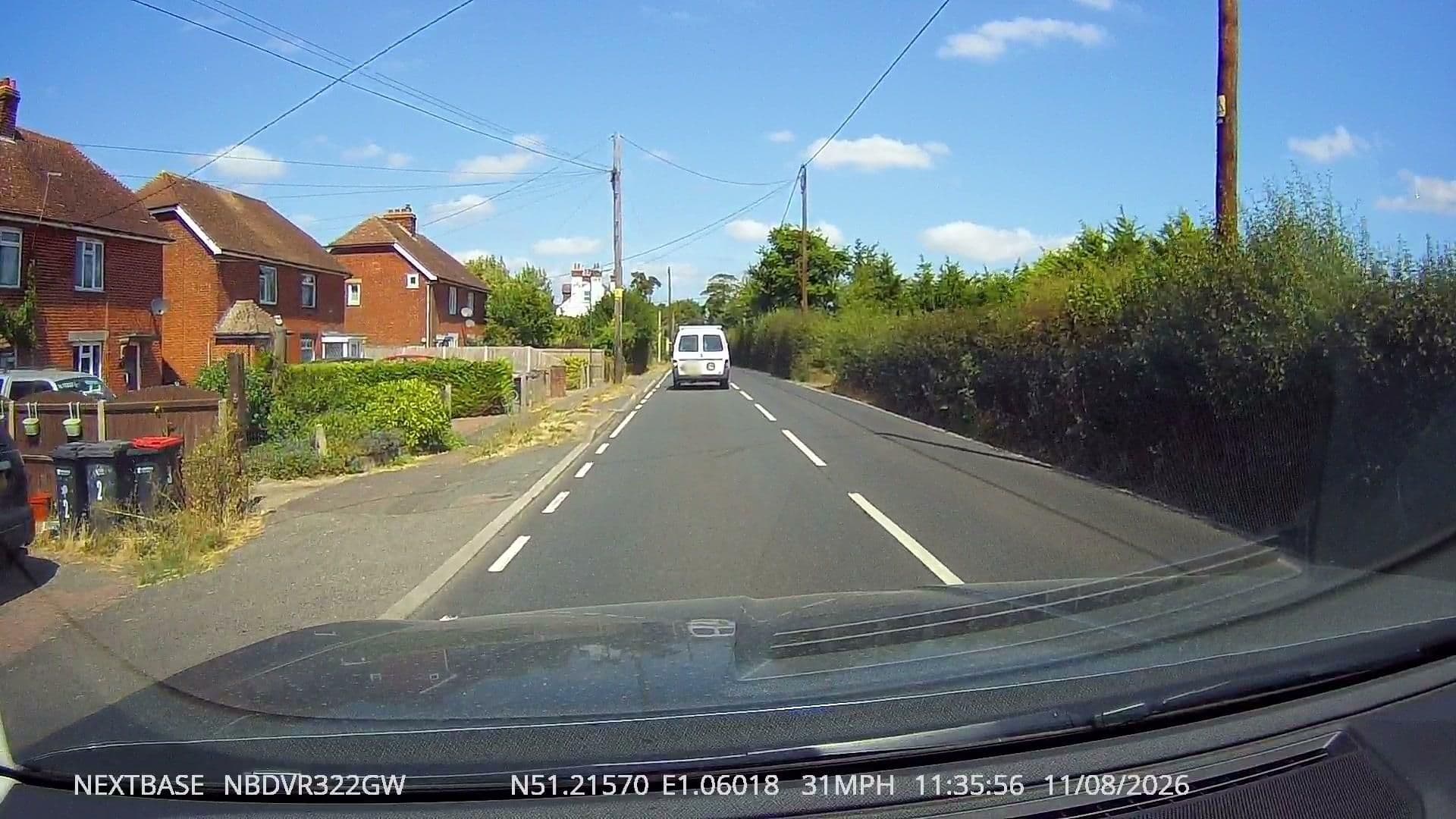 Street view near Canterbury Reach Lodge Retreat, Chartham — © tallguy (CC BY-SA · Mapillary)