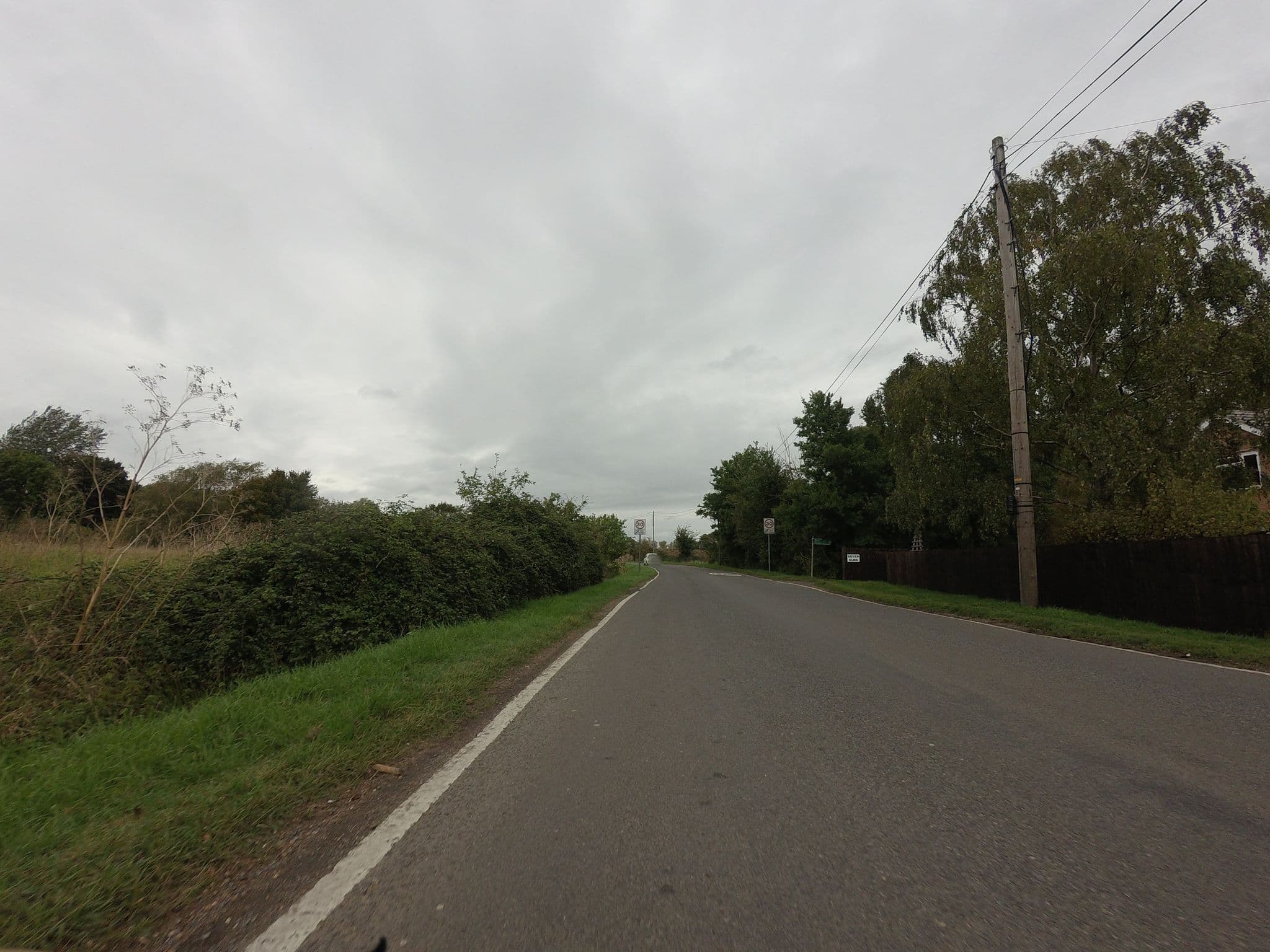 Street view near Homestead Barn, Fowlmere — © tallguy (CC BY-SA · Mapillary)