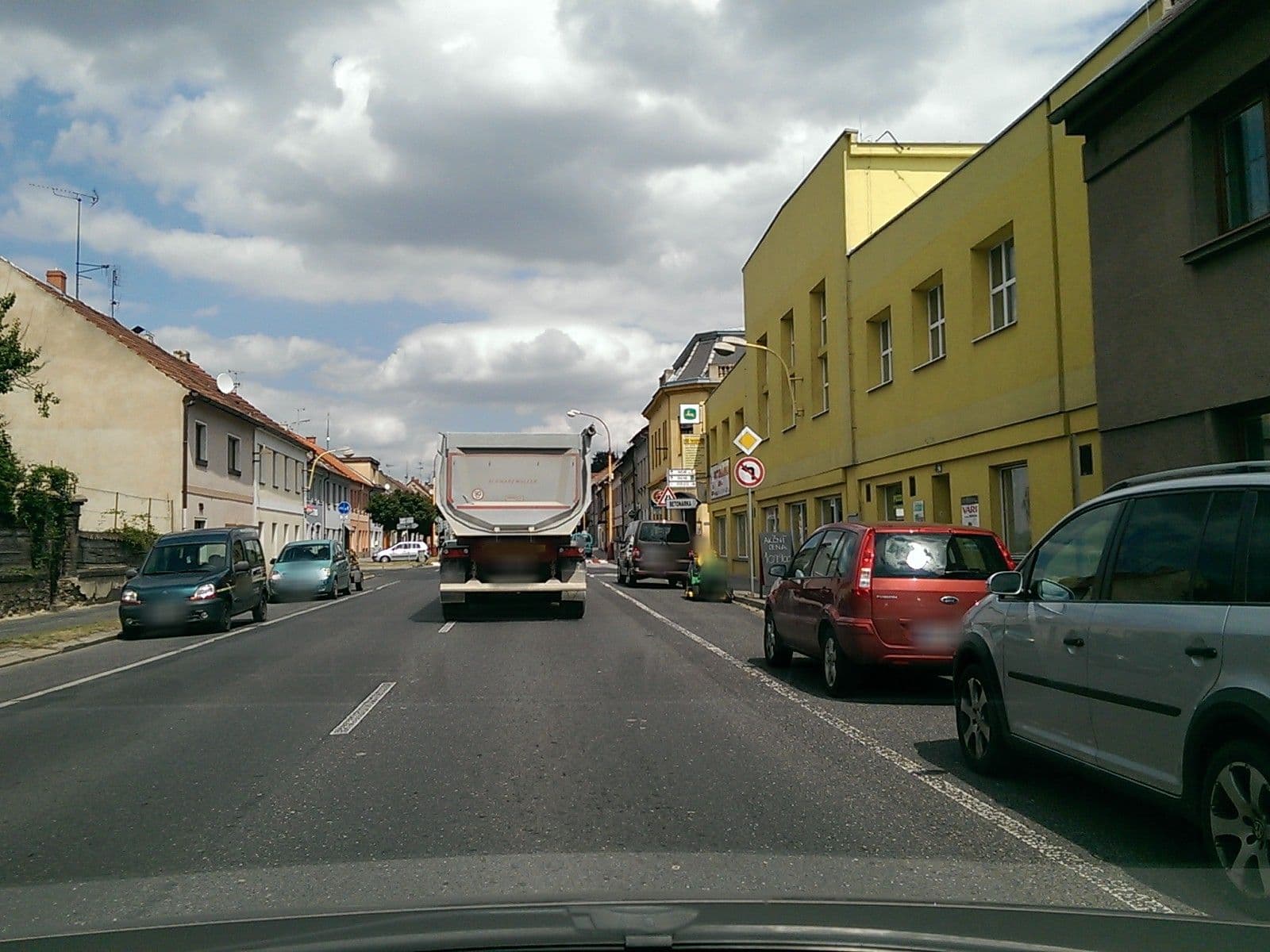 Street view near SAM, Roudnice nad Labem — © gob (CC BY-SA · Mapillary)