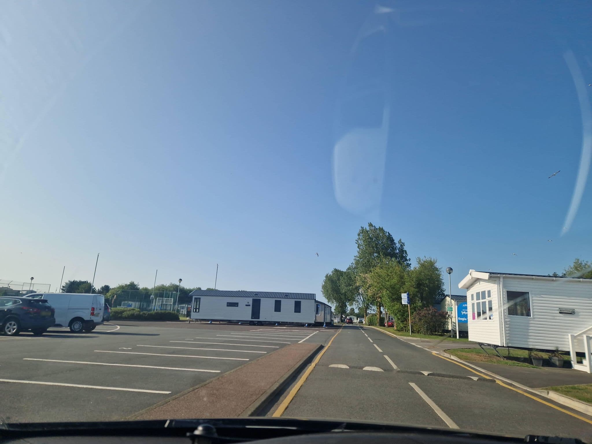 Street view near Haven Seashore Holiday Park, Caister-on-Sea — © edloach (CC BY-SA · Mapillary)