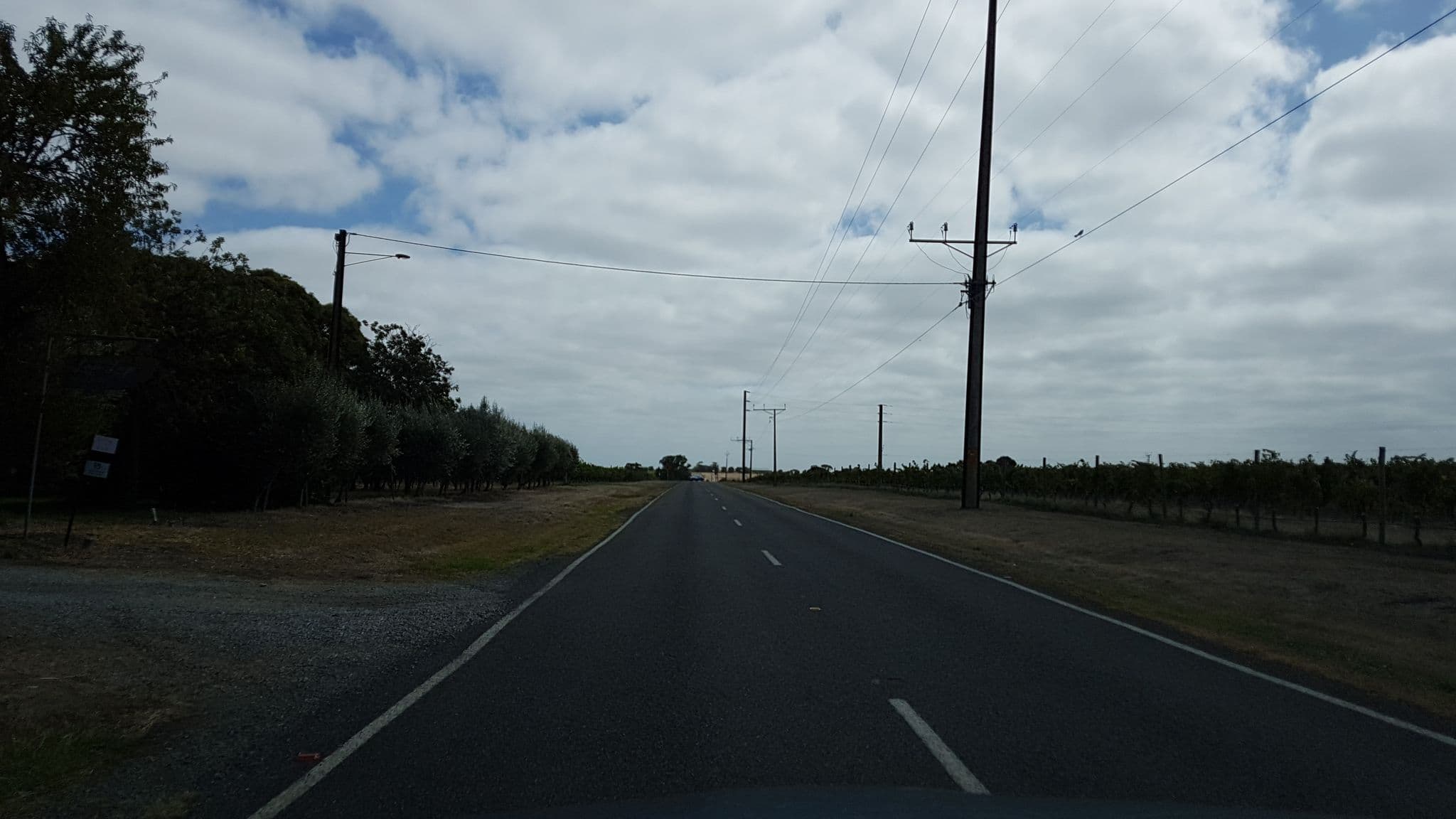 Street view near Linger Longer Vineyard, Willunga — © didz (CC BY-SA · Mapillary)