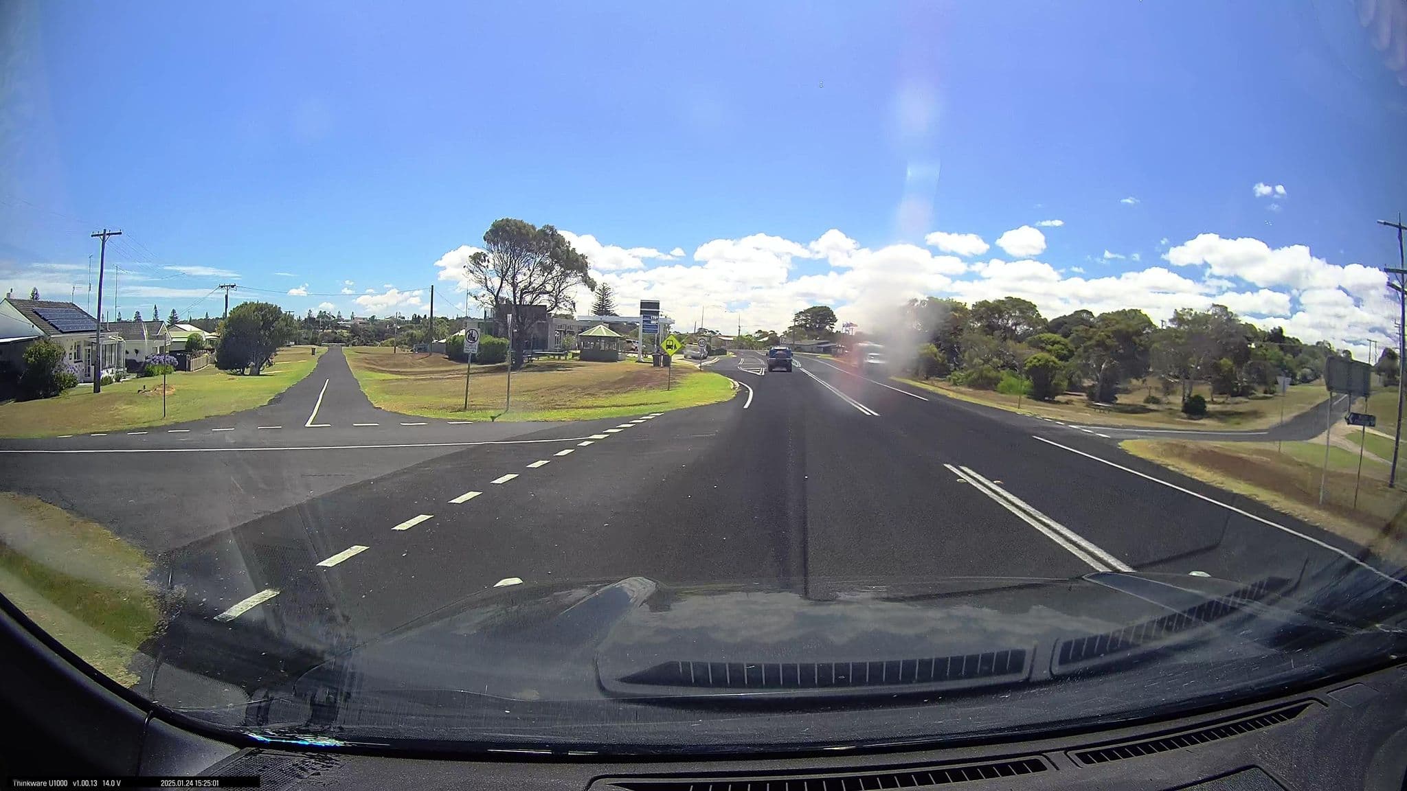 Street view near PInehaven Motel & Cottage, Moorak — © maxim752 (CC BY-SA · Mapillary)