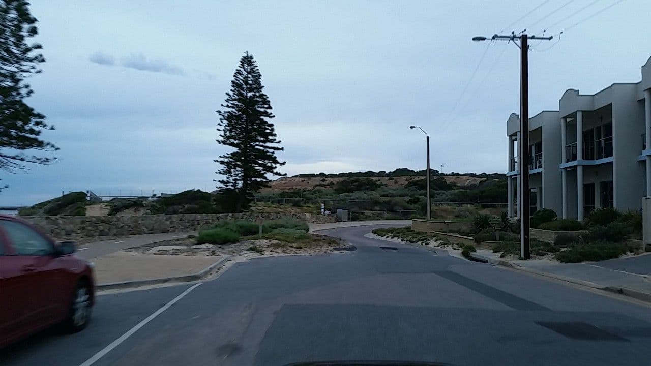 Street view near Splendour on Esplanade, Christies Beach — © didz (CC BY-SA · Mapillary)