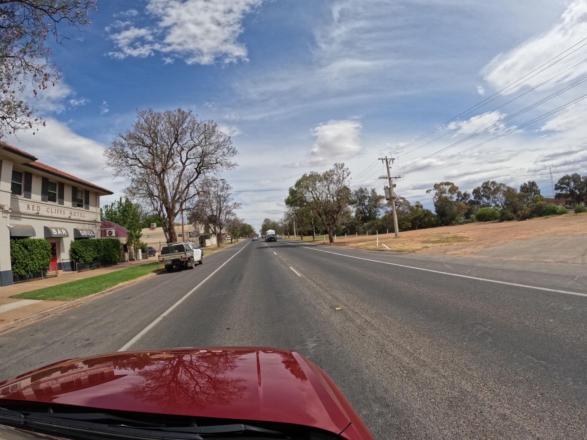 Street view near Mallee Inn, Red Cliffs — © skillsy (CC BY-SA · Mapillary)
