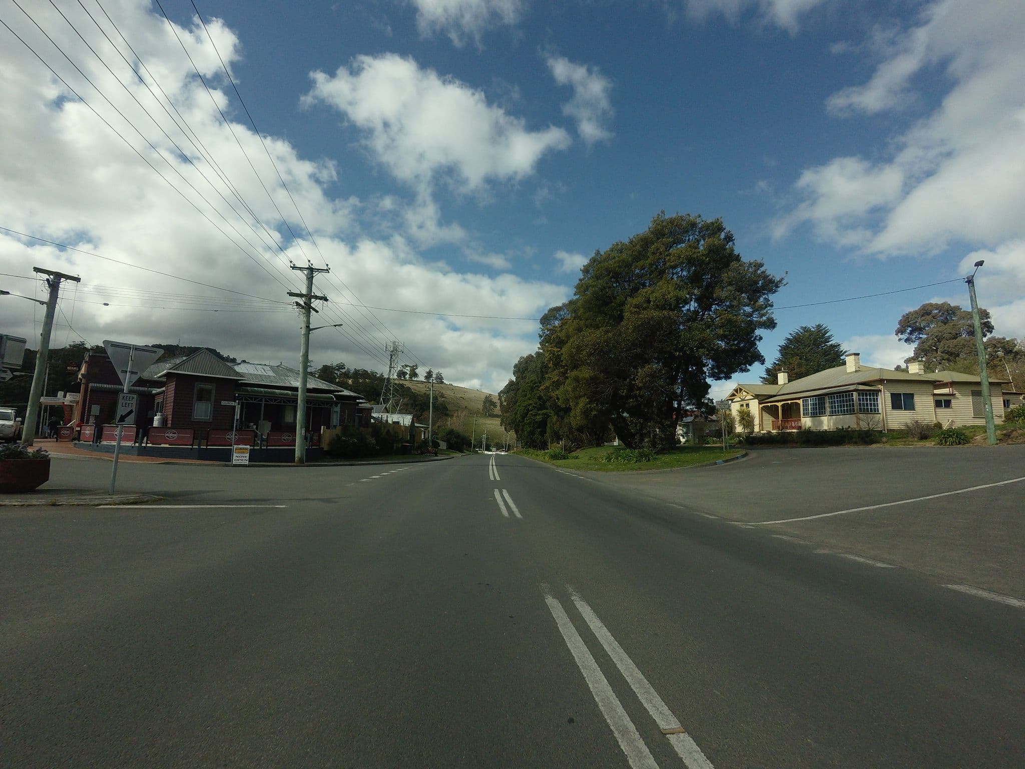 Street view near Bears over the Mountain, Geeveston — © tastrax (CC BY-SA · Mapillary)