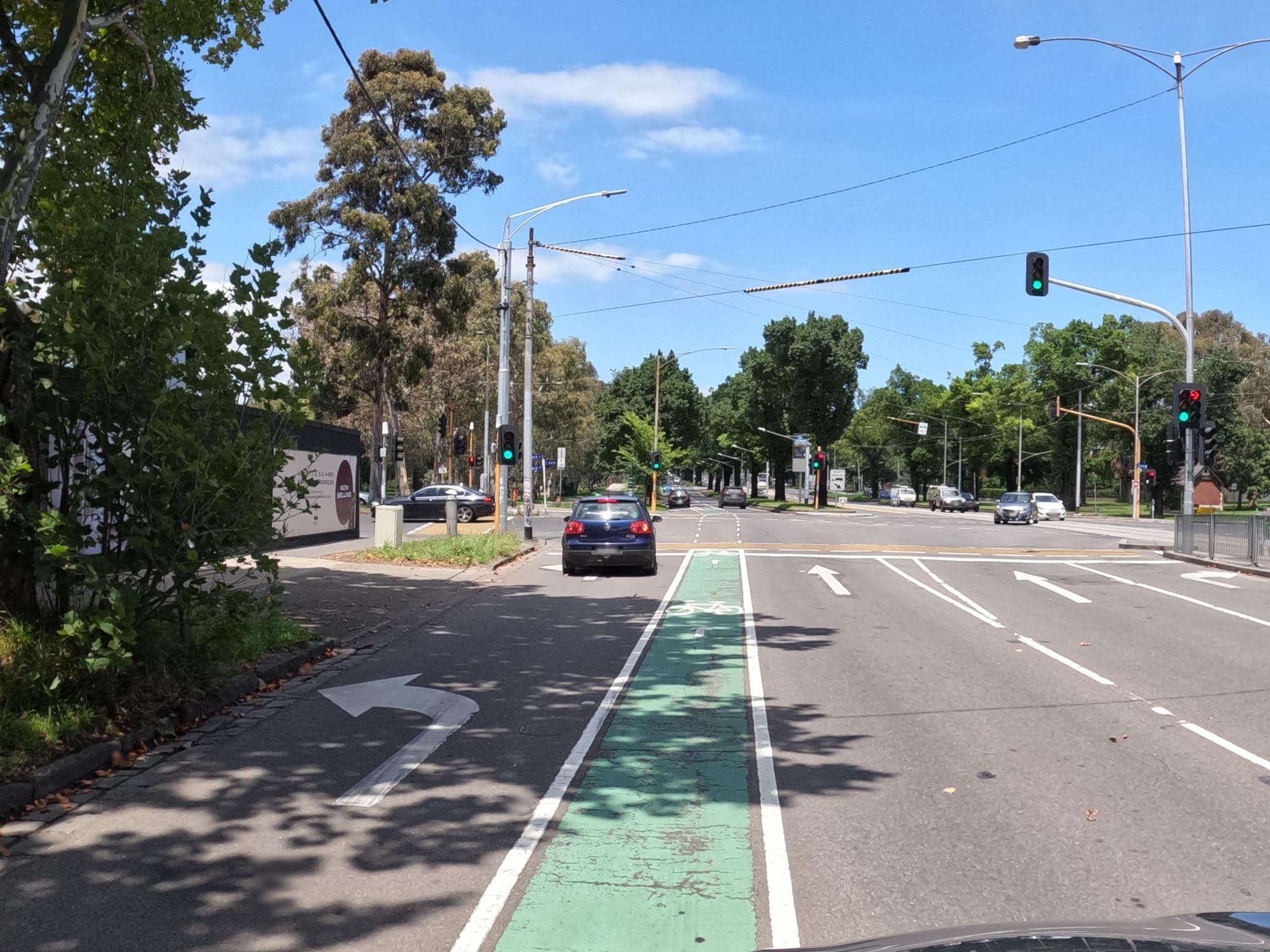 Street view near Best Western Melbourne's Princes Park Motor Inn, Princes Hill — © skillsy (CC BY-SA · Mapillary)