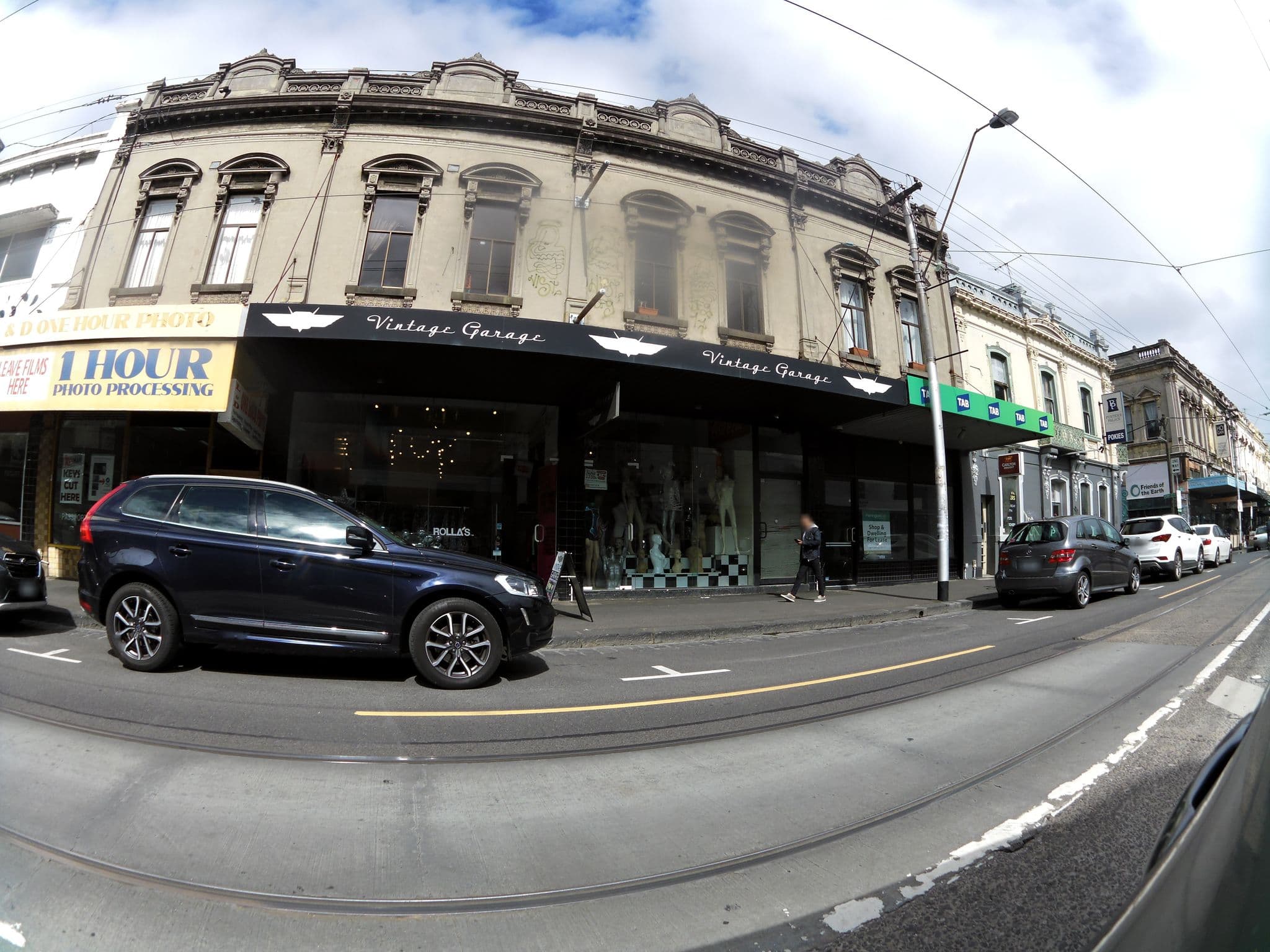 Street view near Albion Hotel, Collingwood — © skillsy (CC BY-SA · Mapillary)