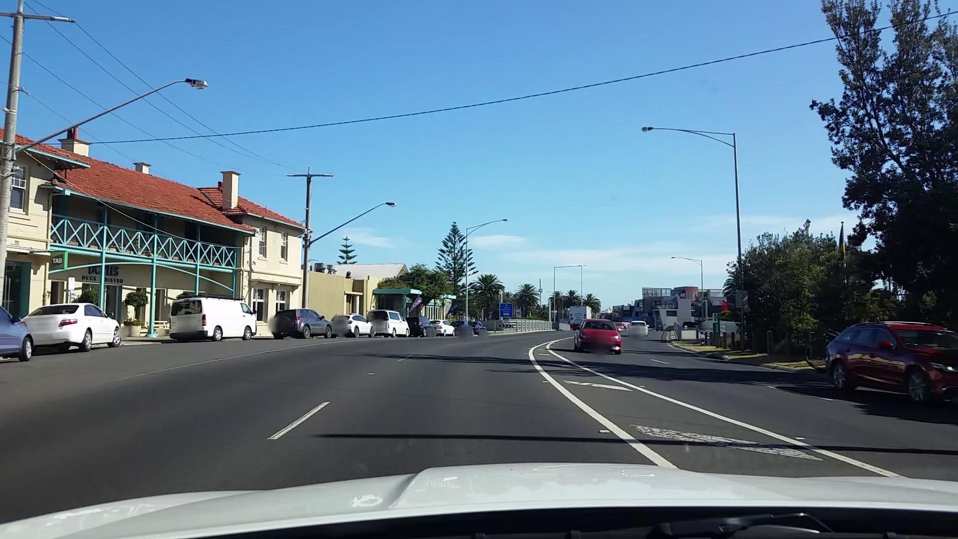 Street view near The Bridge Hotel, Mordialloc — © mattburt7 (CC BY-SA · Mapillary)